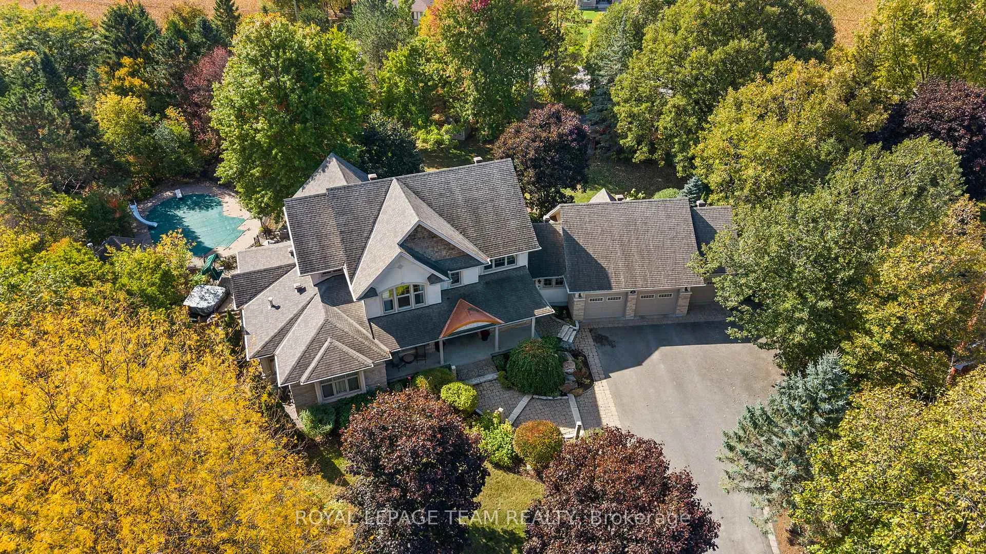 Photo 2 of 7 Sara Court, Ottawa, Fallowfield — HOMEH
