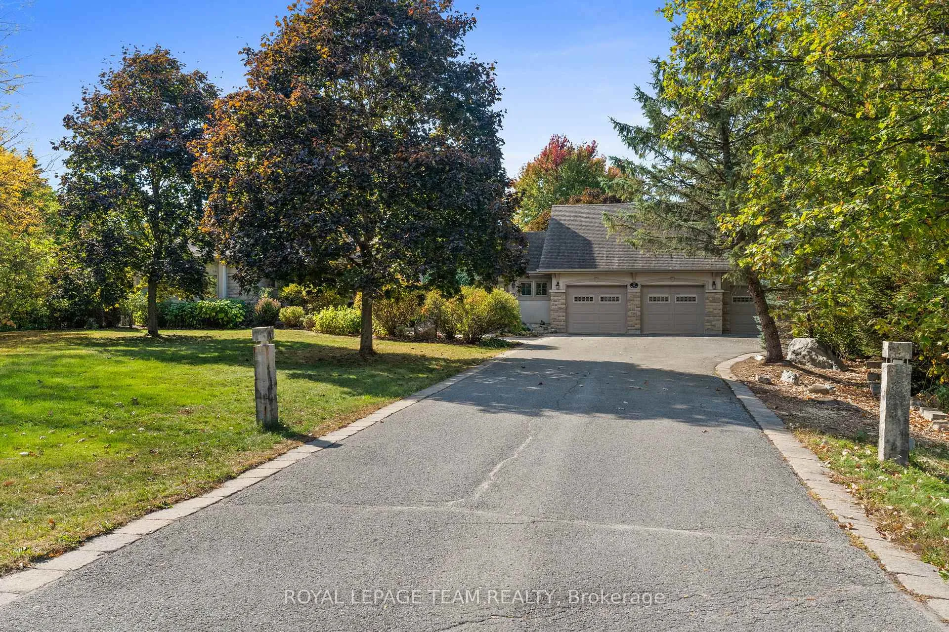 Photo 3 of 7 Sara Court, Ottawa, Fallowfield — HOMEH