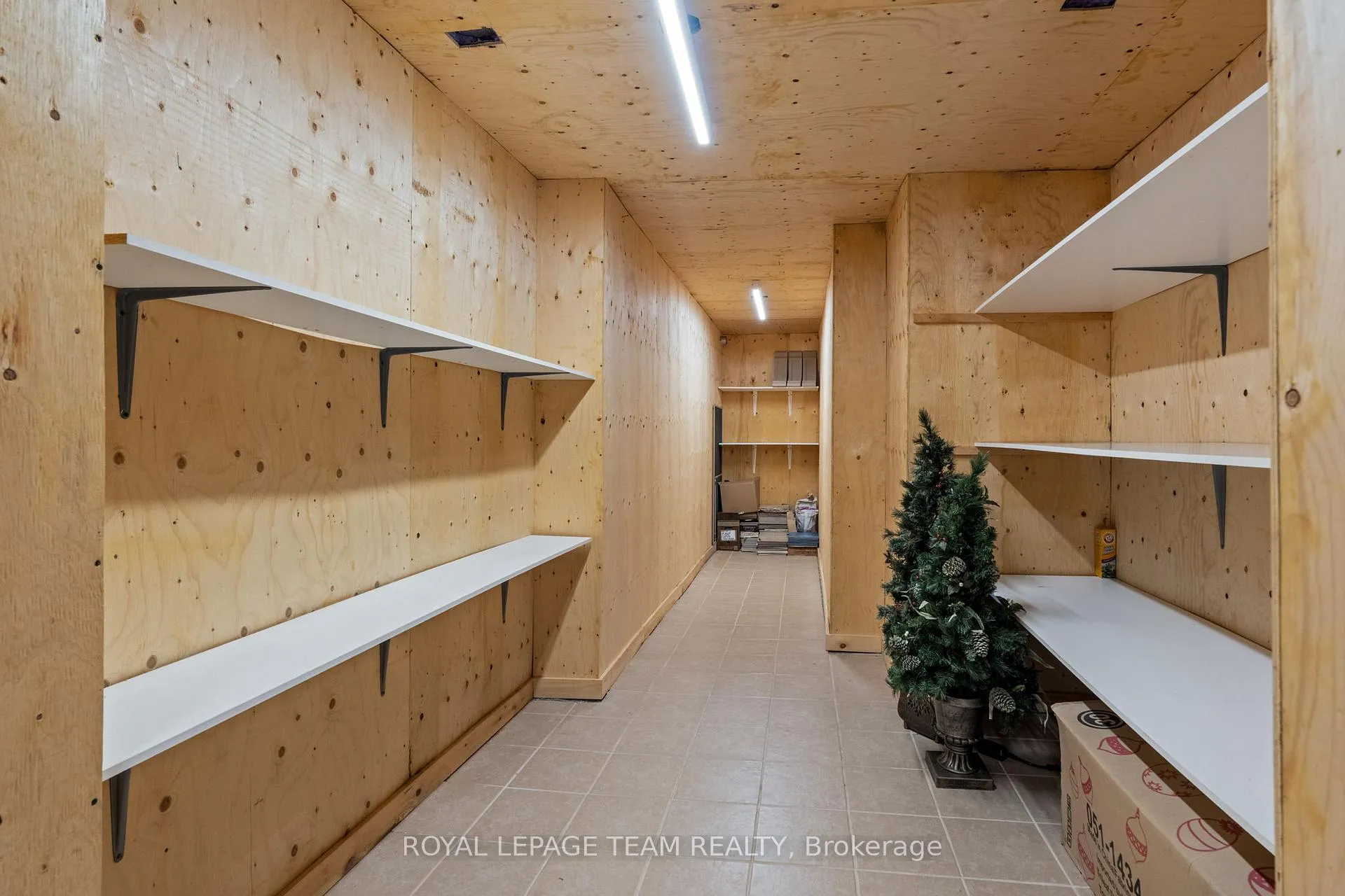 Photo 43 of 7 Sara Court, Ottawa, Fallowfield — HOMEH