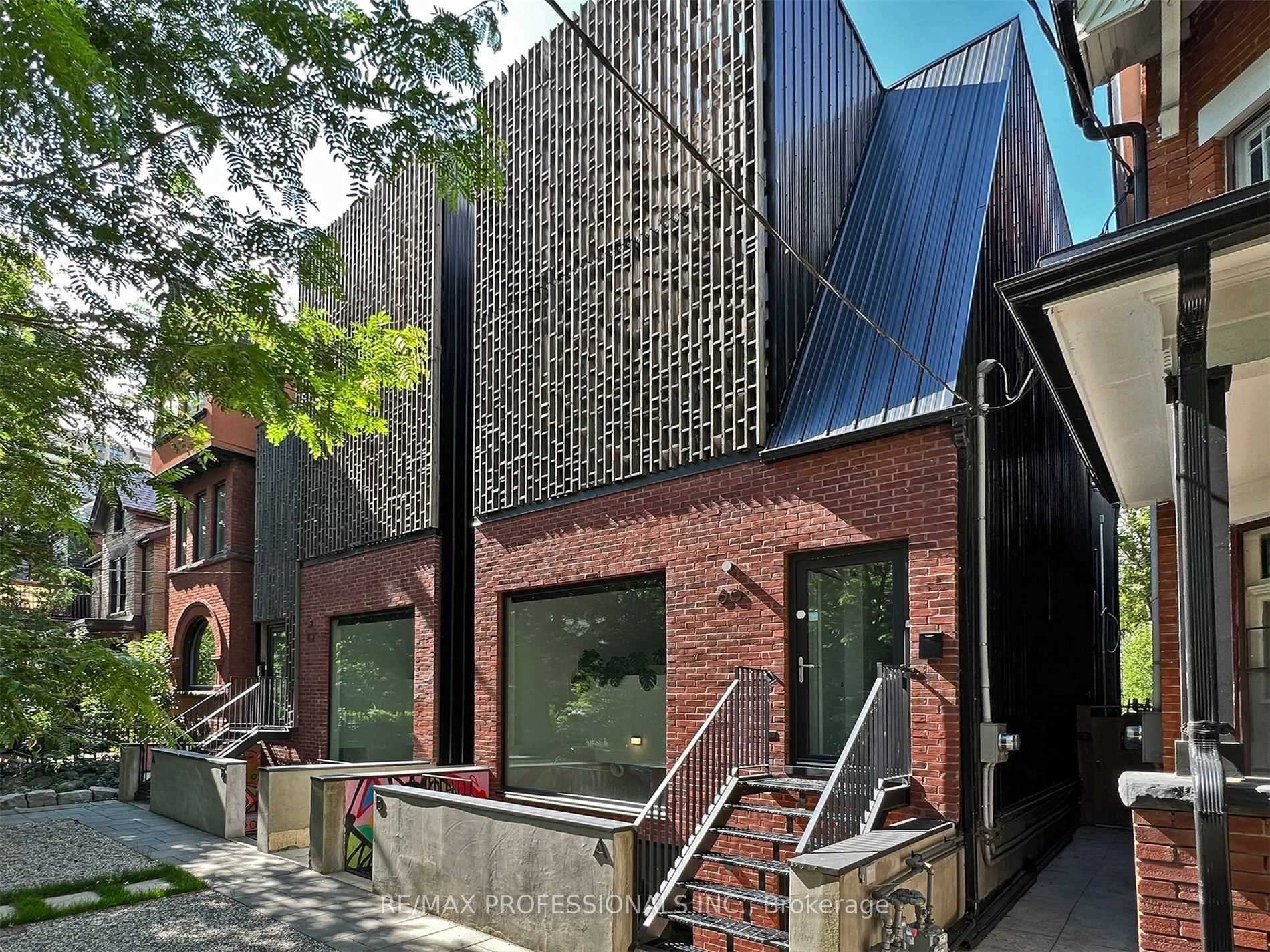 Front of Unit Unit A, 60 Melbourne Avenue
