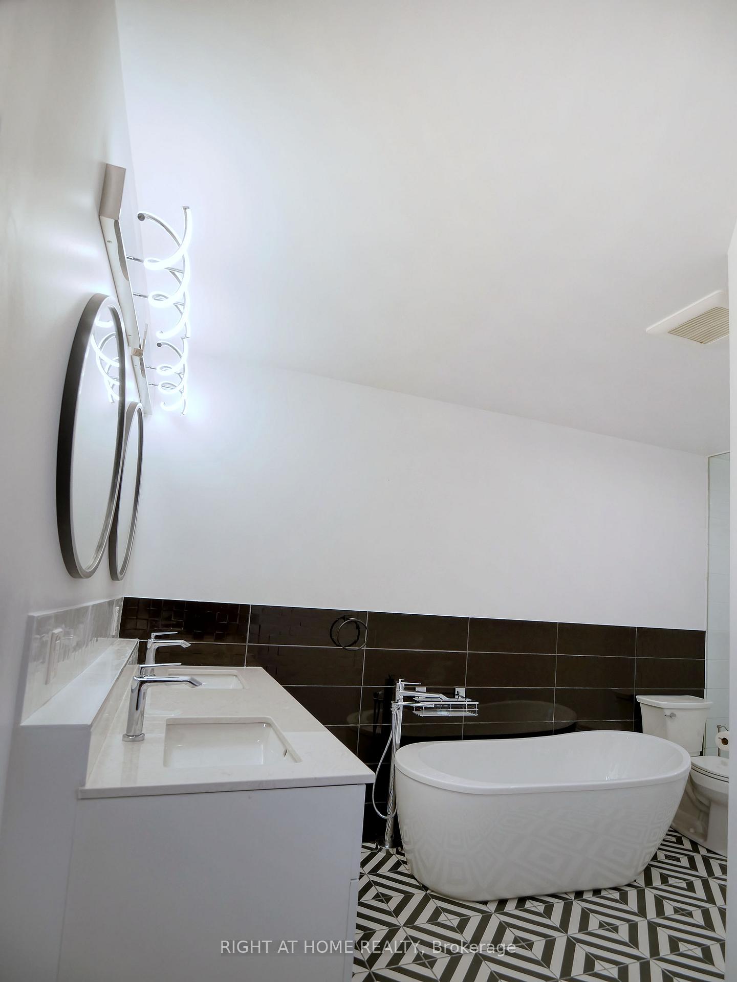 Photo 15 of 77 Welland Street S, Thorold, Thorold Downtown — HOMEH