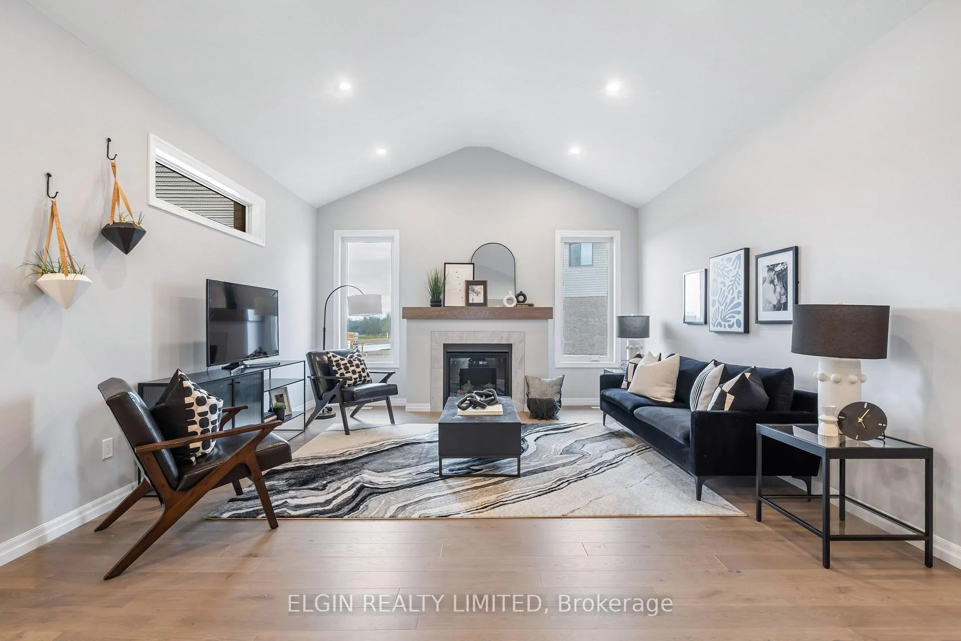 Photo 11 of 31 Hemlock Crescent, Aylmer — HOMEH