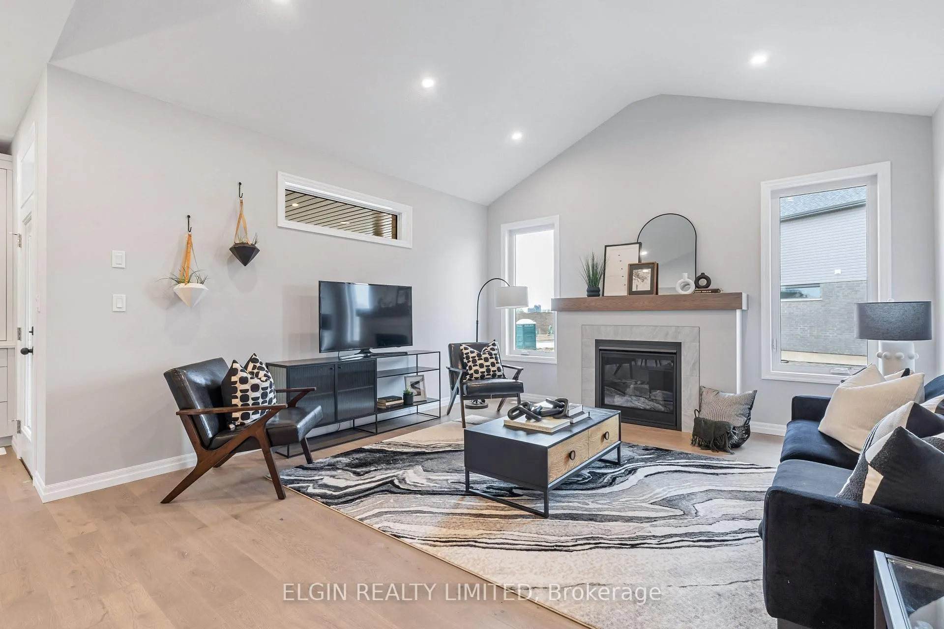 Photo 12 of 31 Hemlock Crescent, Aylmer — HOMEH