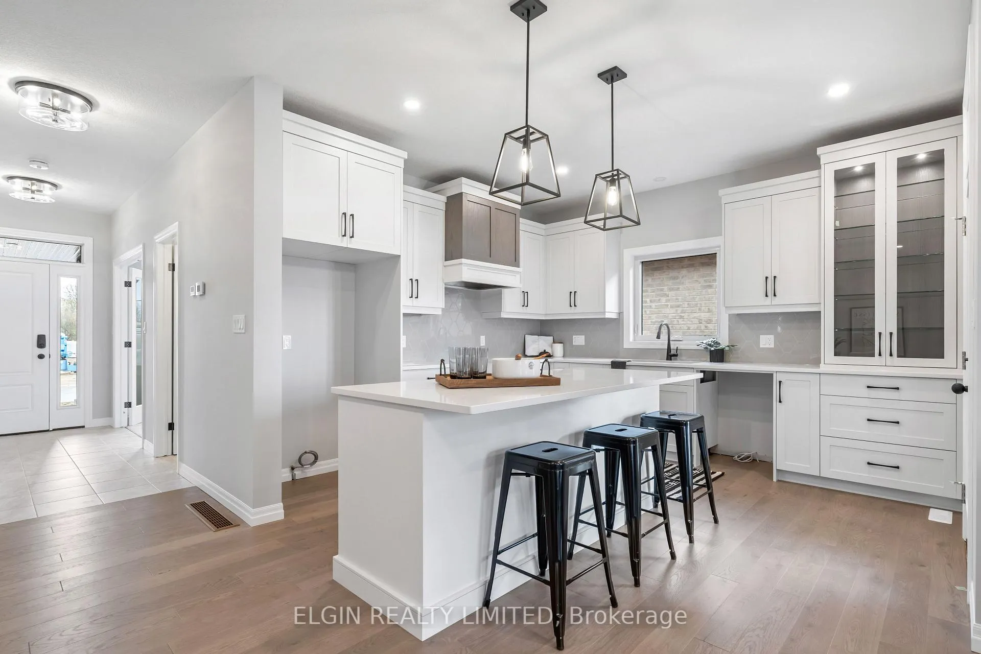 Photo 20 of 31 Hemlock Crescent, Aylmer — HOMEH