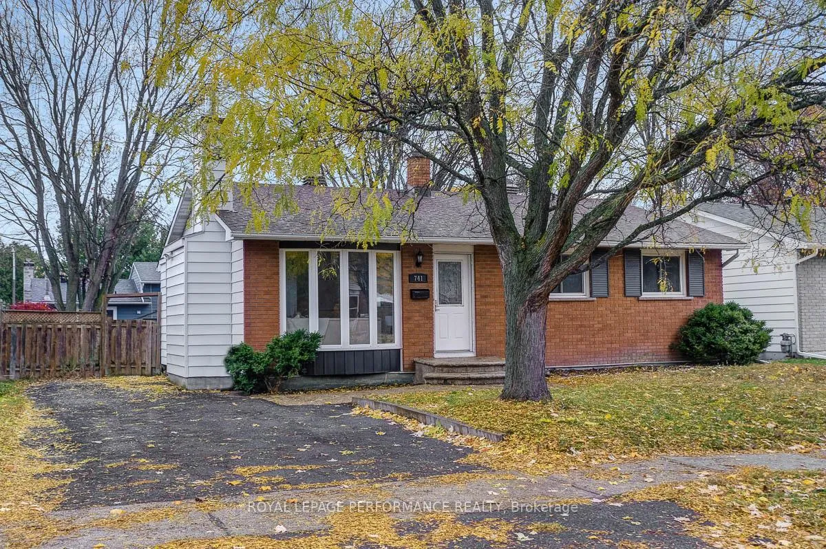 Photo 4 of 741 Eastvale Drive, Ottawa, Beacon Hill North — HOMEH