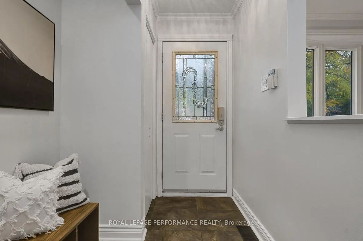 Photo 8 of 741 Eastvale Drive, Ottawa, Beacon Hill North — HOMEH