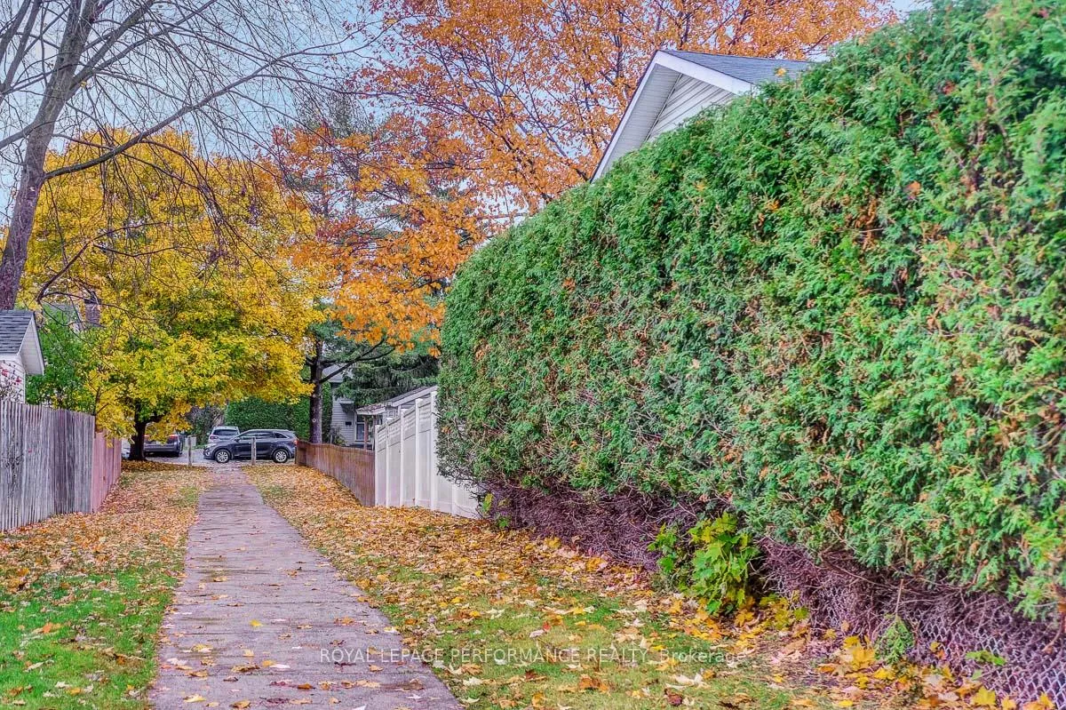 Photo 136 of 741 Eastvale Drive, Ottawa, Beacon Hill North — HOMEH