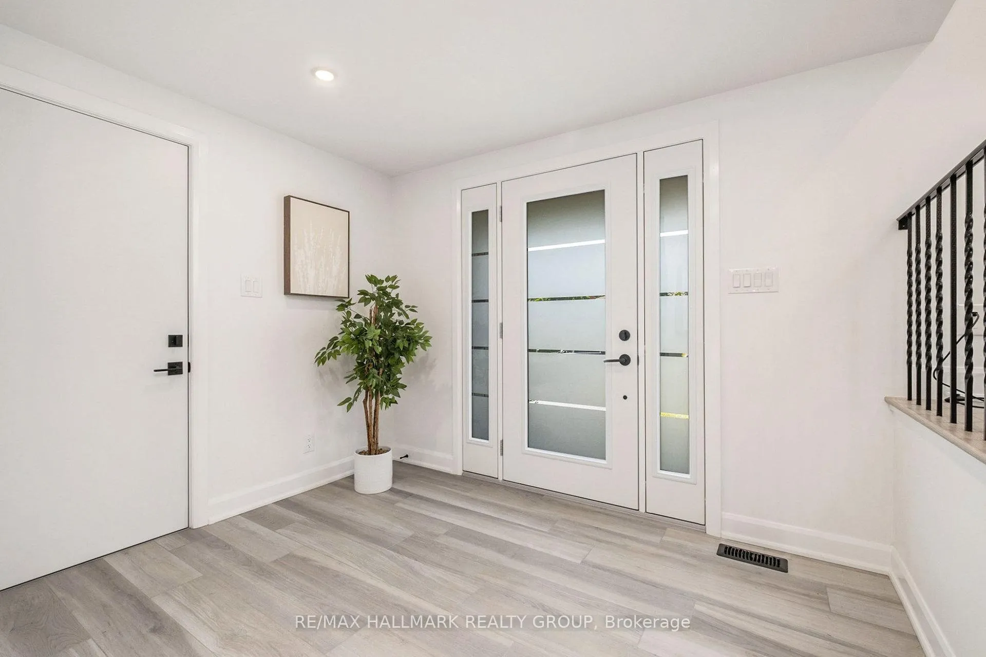 Photo 7 of 73 Westpark Drive, Ottawa, Blackburn Hamlet — HOMEH