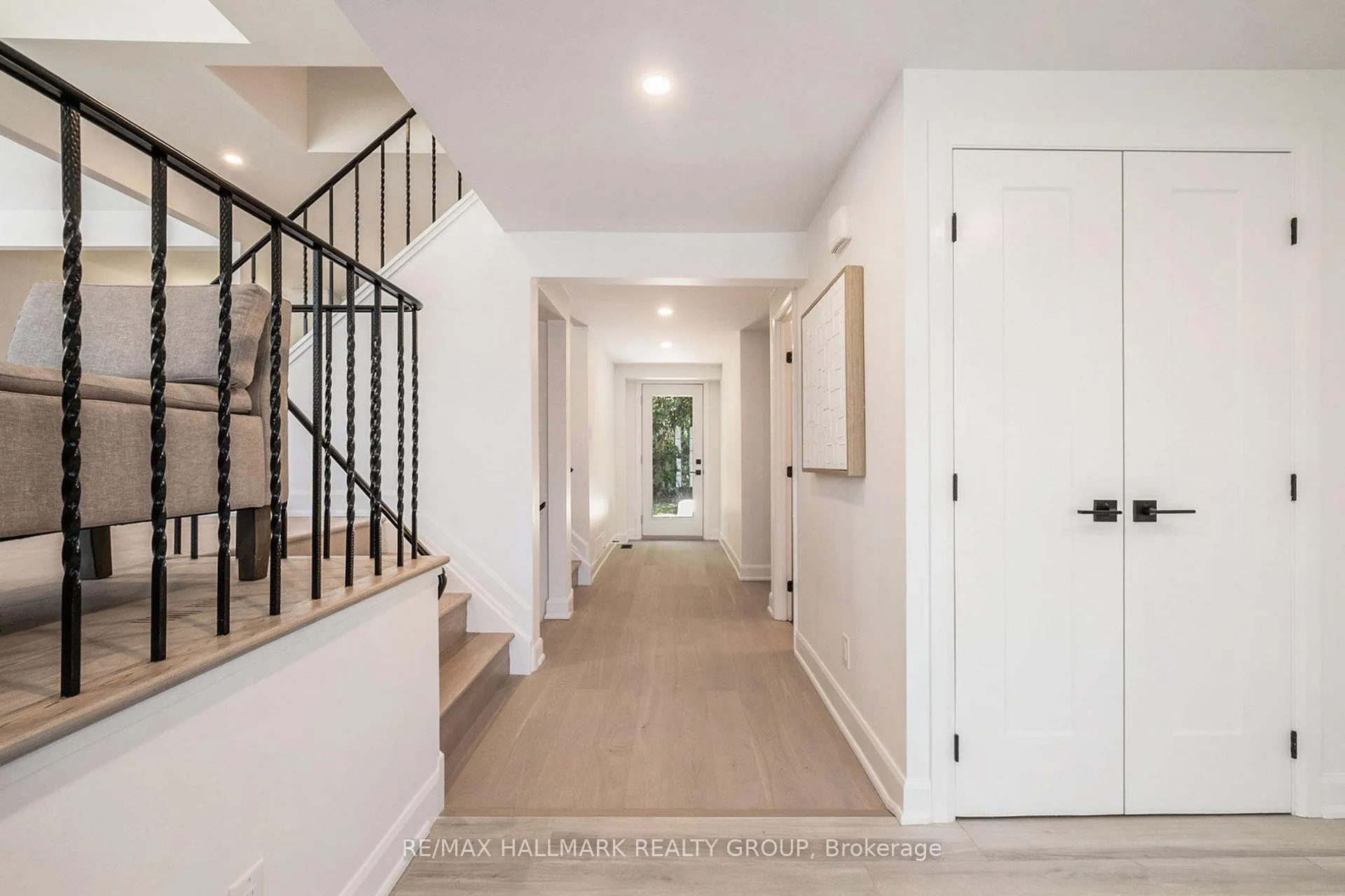 Photo 10 of 73 Westpark Drive, Ottawa, Blackburn Hamlet — HOMEH