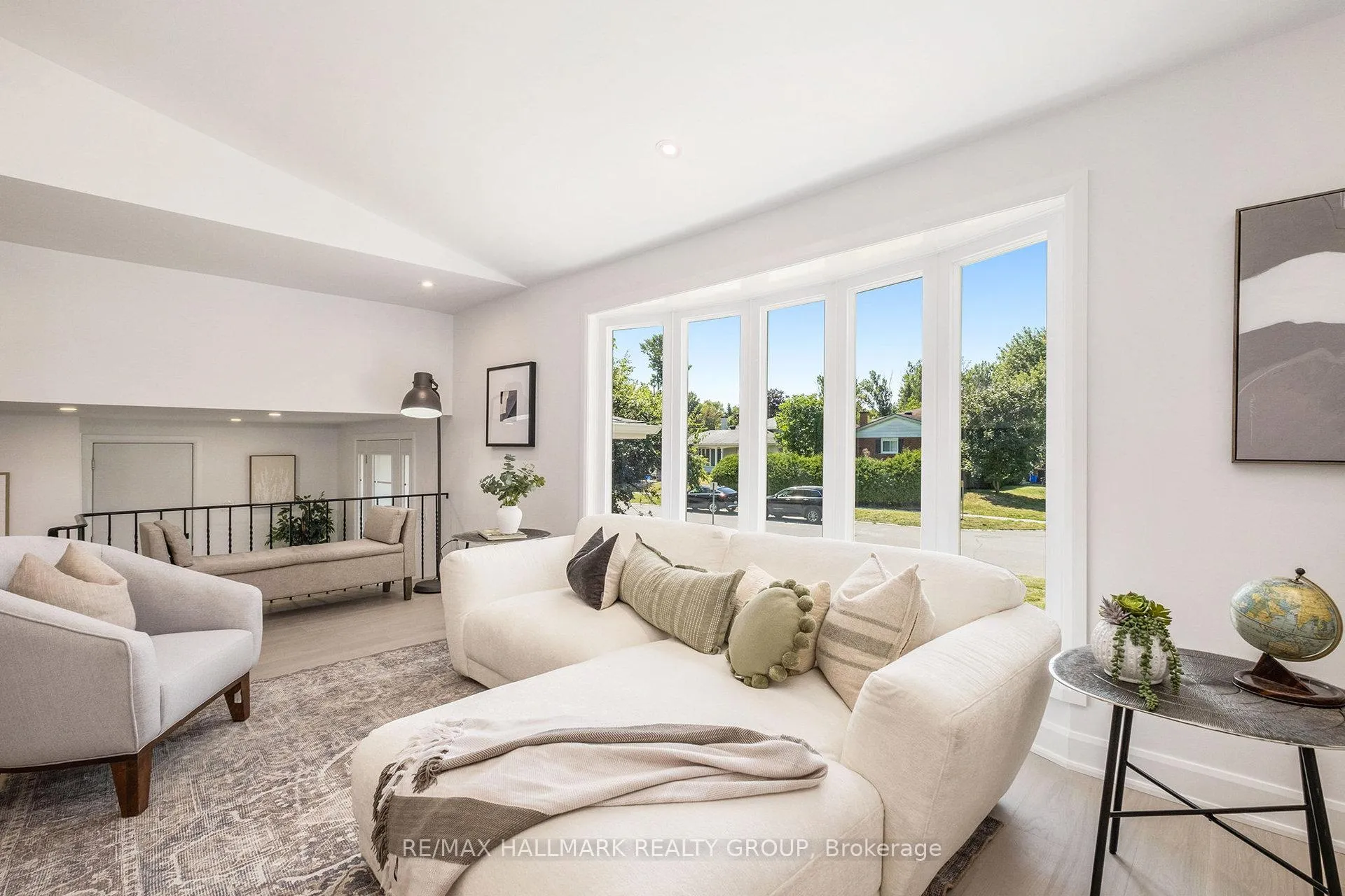 Photo 15 of 73 Westpark Drive, Ottawa, Blackburn Hamlet — HOMEH