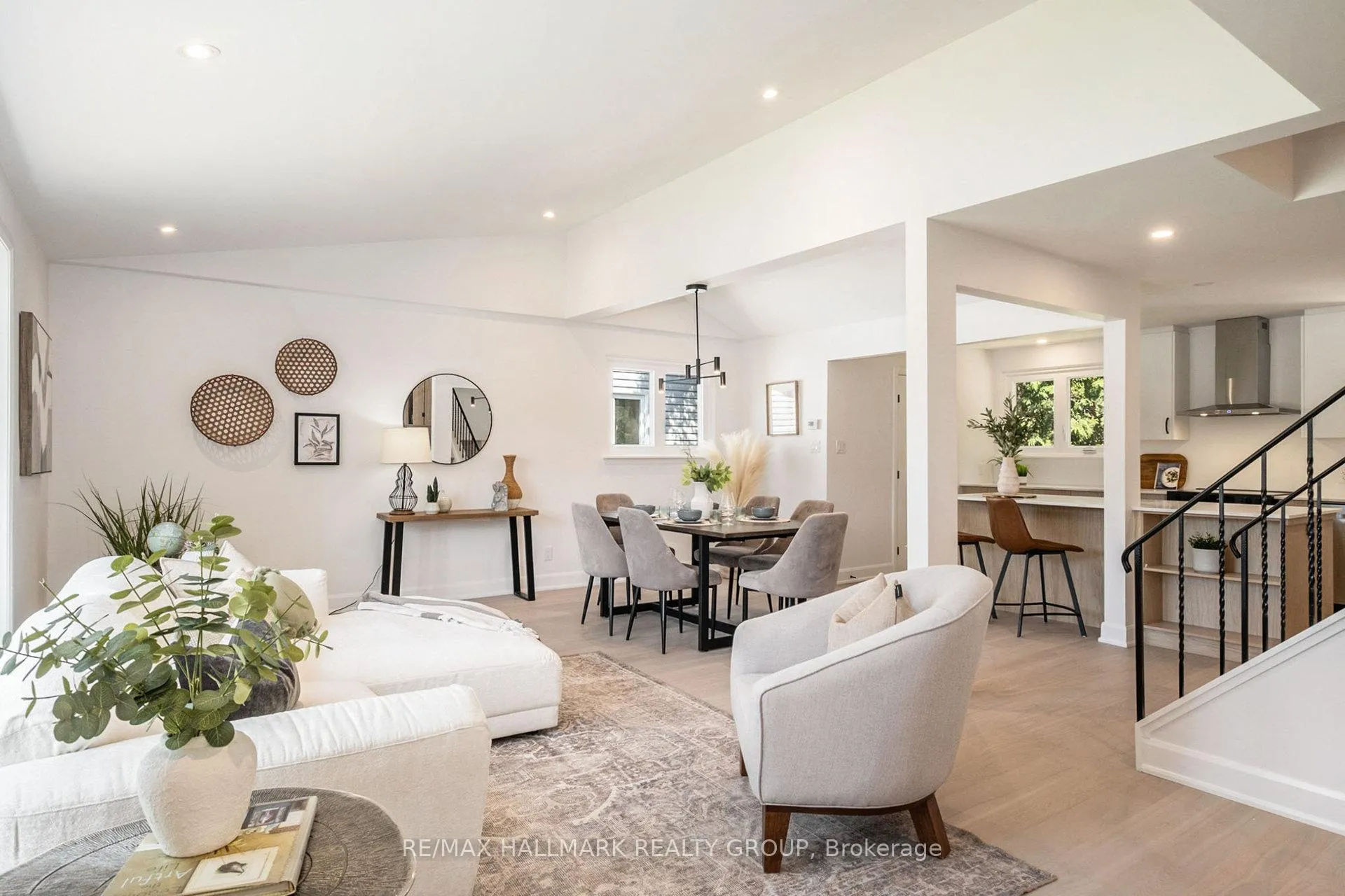 Photo 27 of 73 Westpark Drive, Ottawa, Blackburn Hamlet — HOMEH