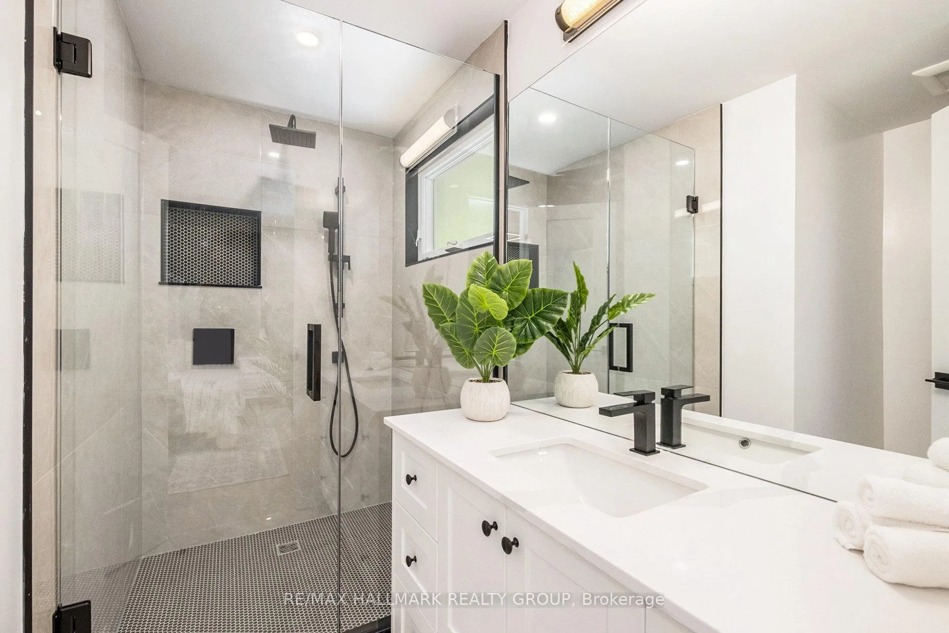 Photo 57 of 73 Westpark Drive, Ottawa, Blackburn Hamlet — HOMEH