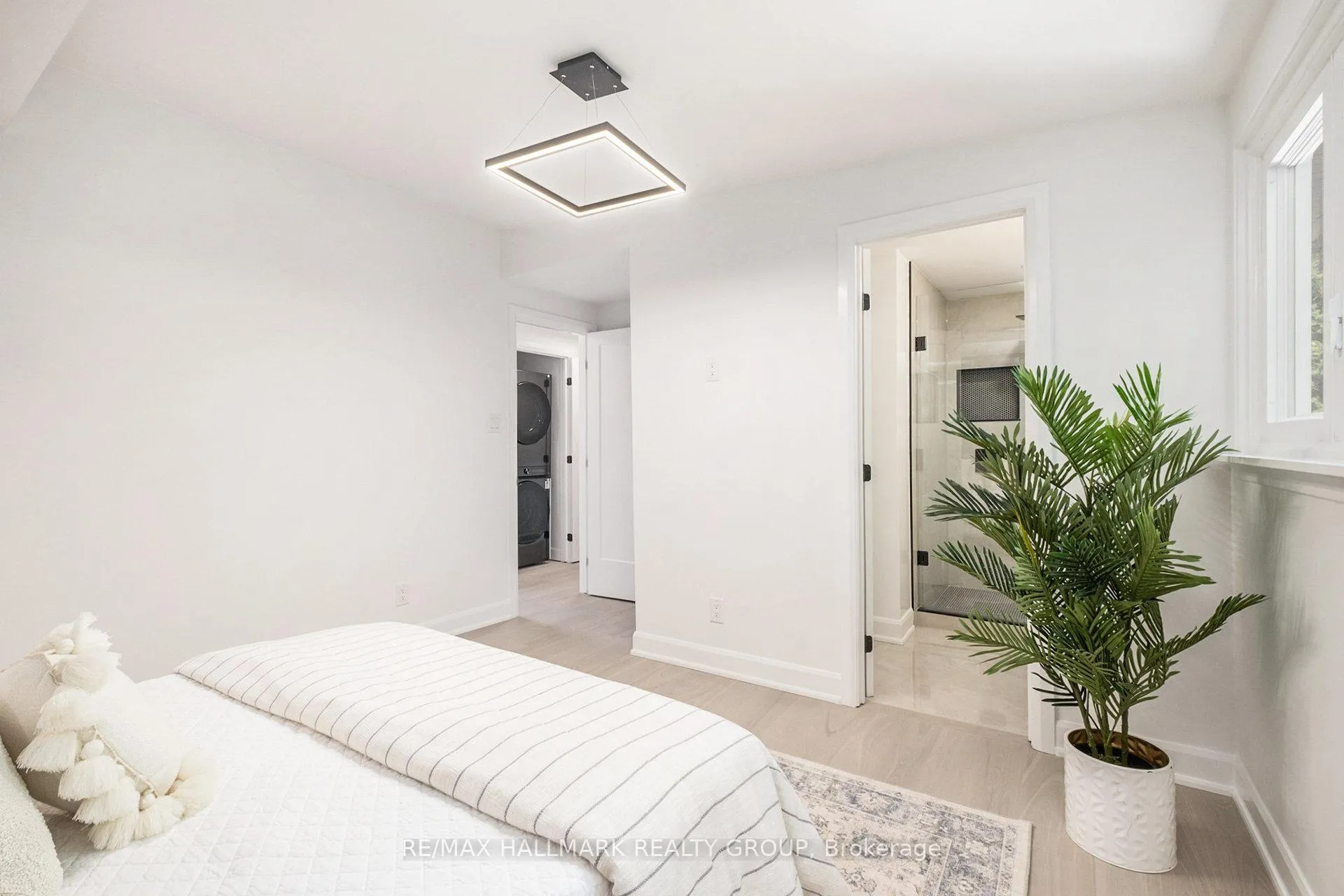 Photo 70 of 73 Westpark Drive, Ottawa, Blackburn Hamlet — HOMEH
