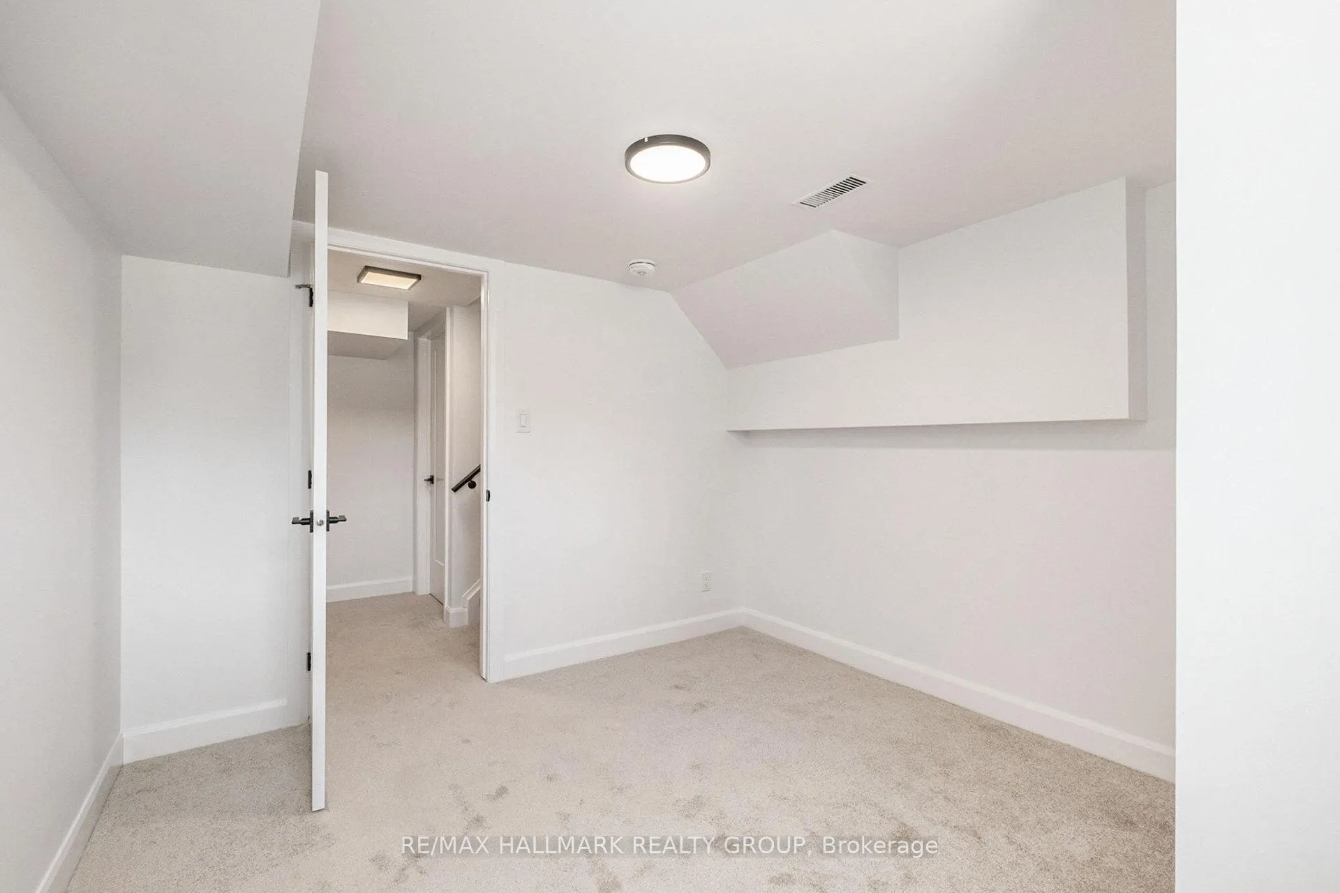 Photo 100 of 73 Westpark Drive, Ottawa, Blackburn Hamlet — HOMEH