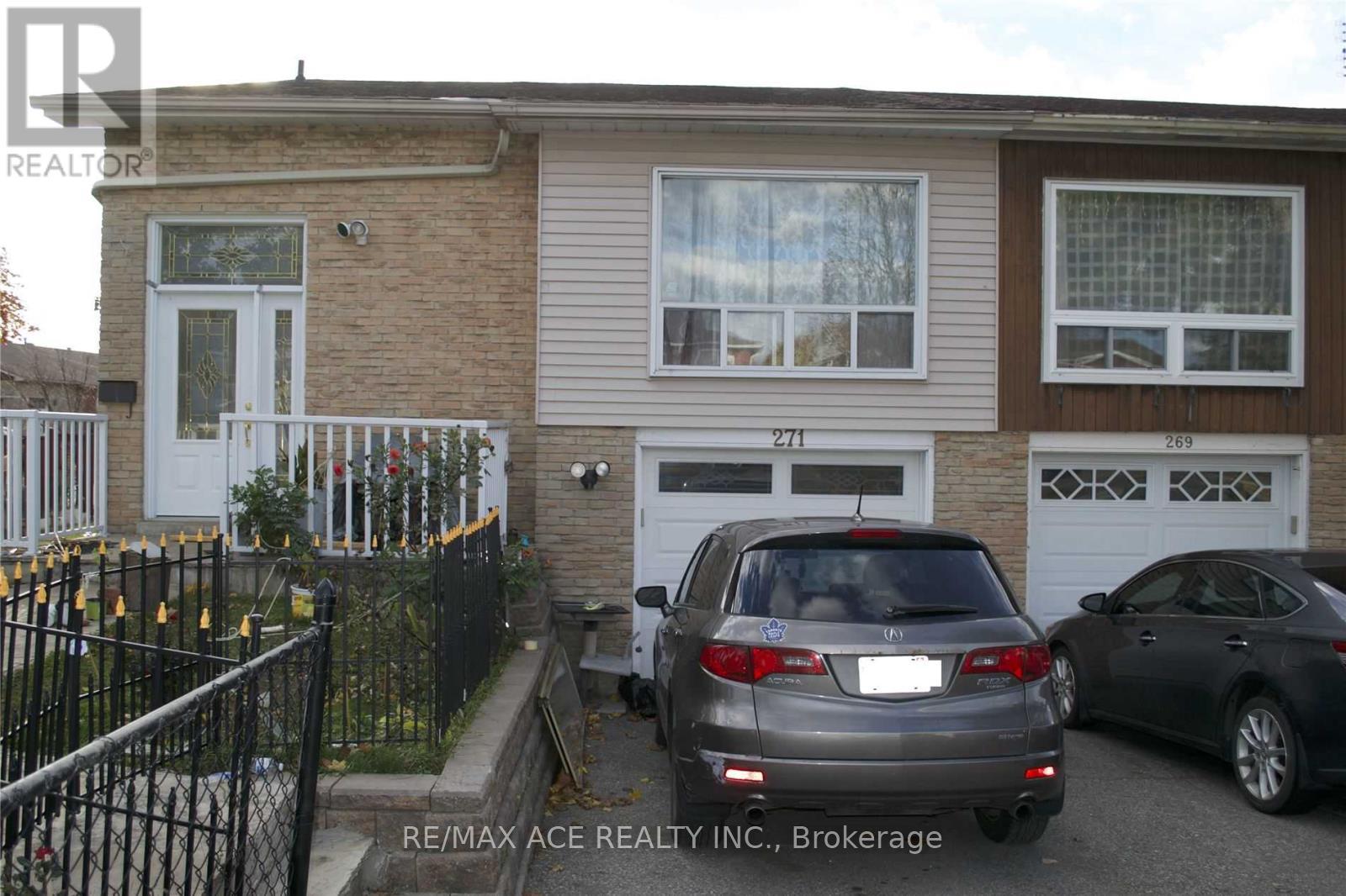 Front of Unit Bsmt, 271 Braymore Boulevard