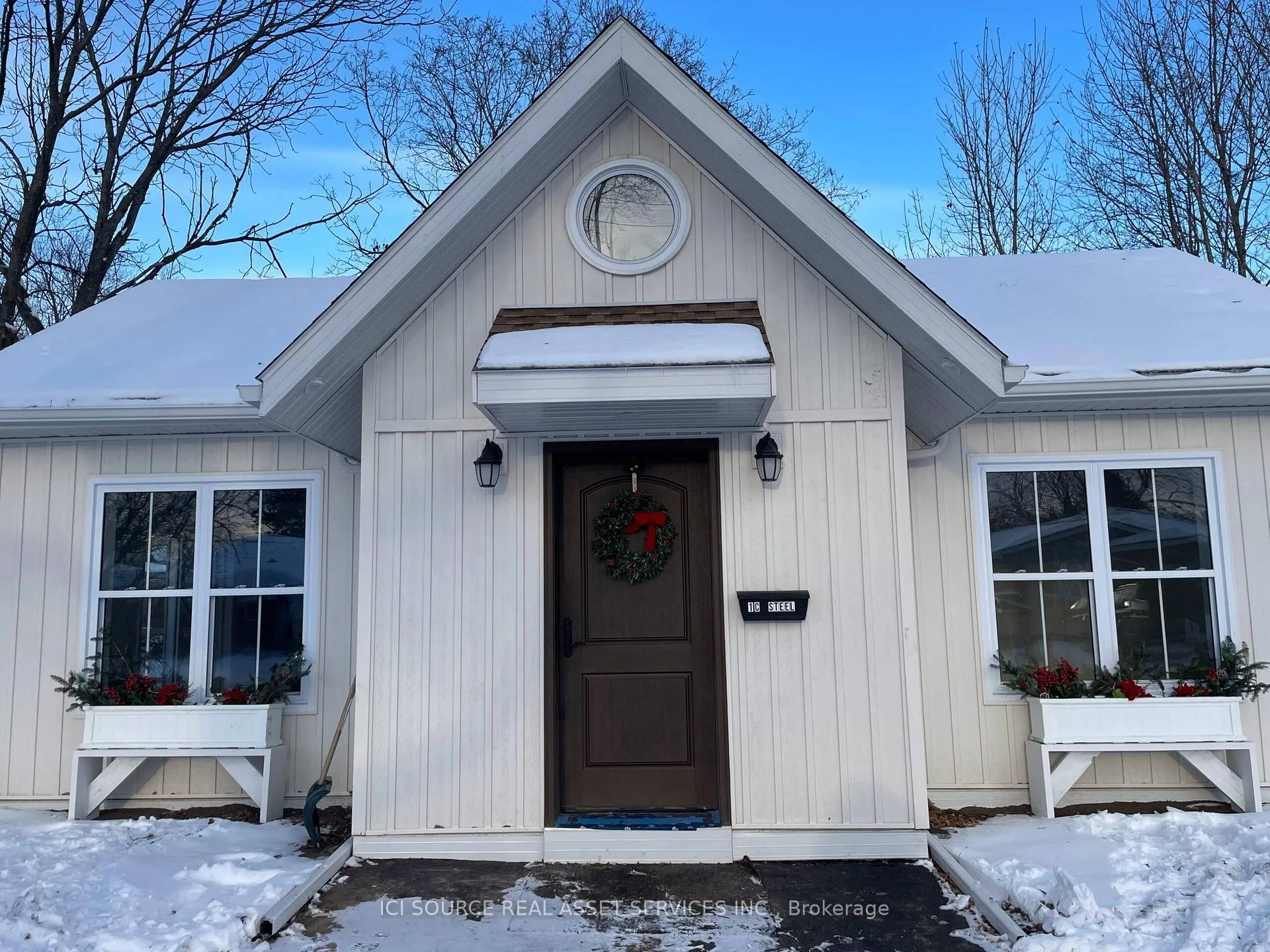 Front of Unit C, 1 Steel Street