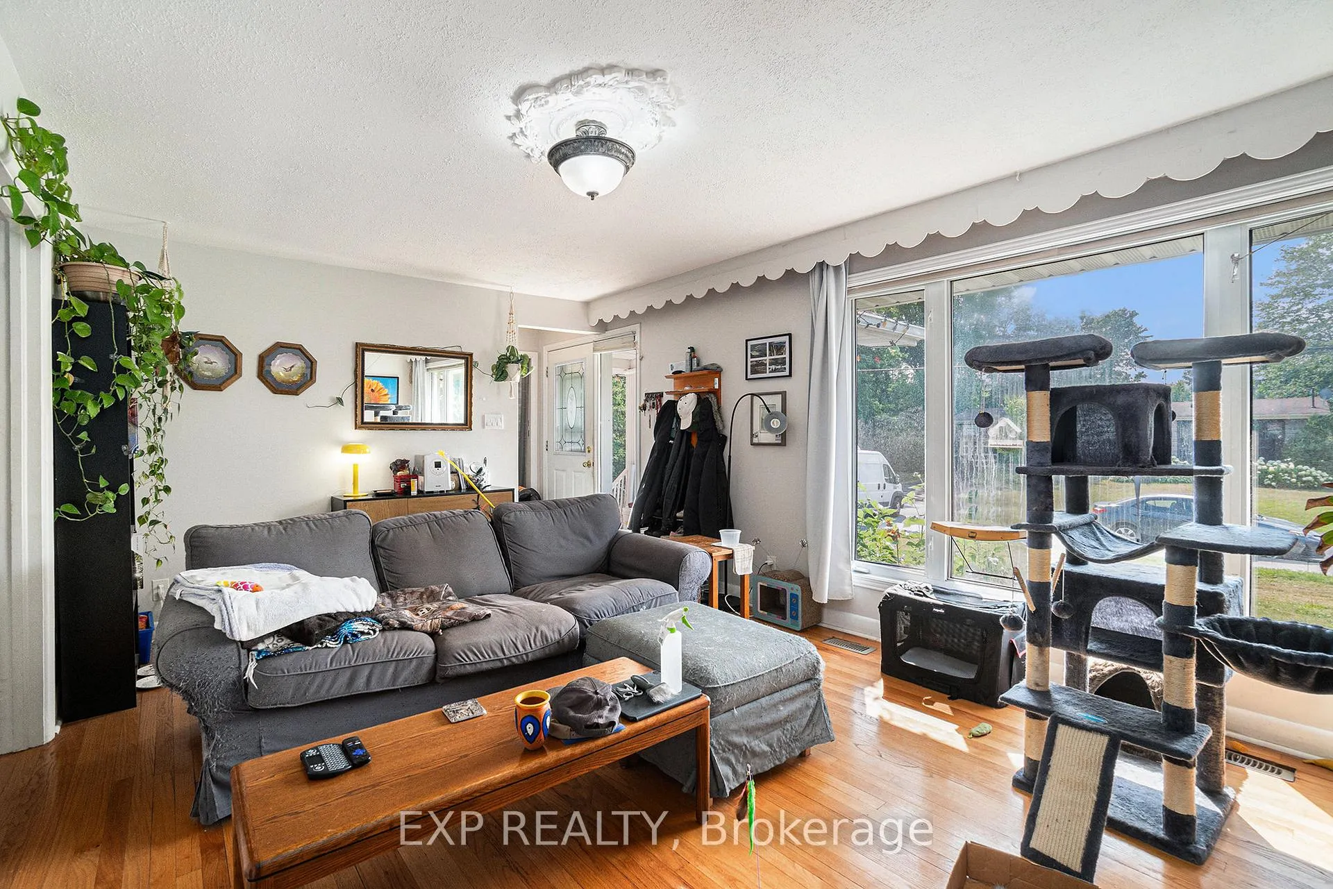 Photo 4 of 113 Ridgefield Crescent, Ottawa, Arbeatha Park — HOMEH