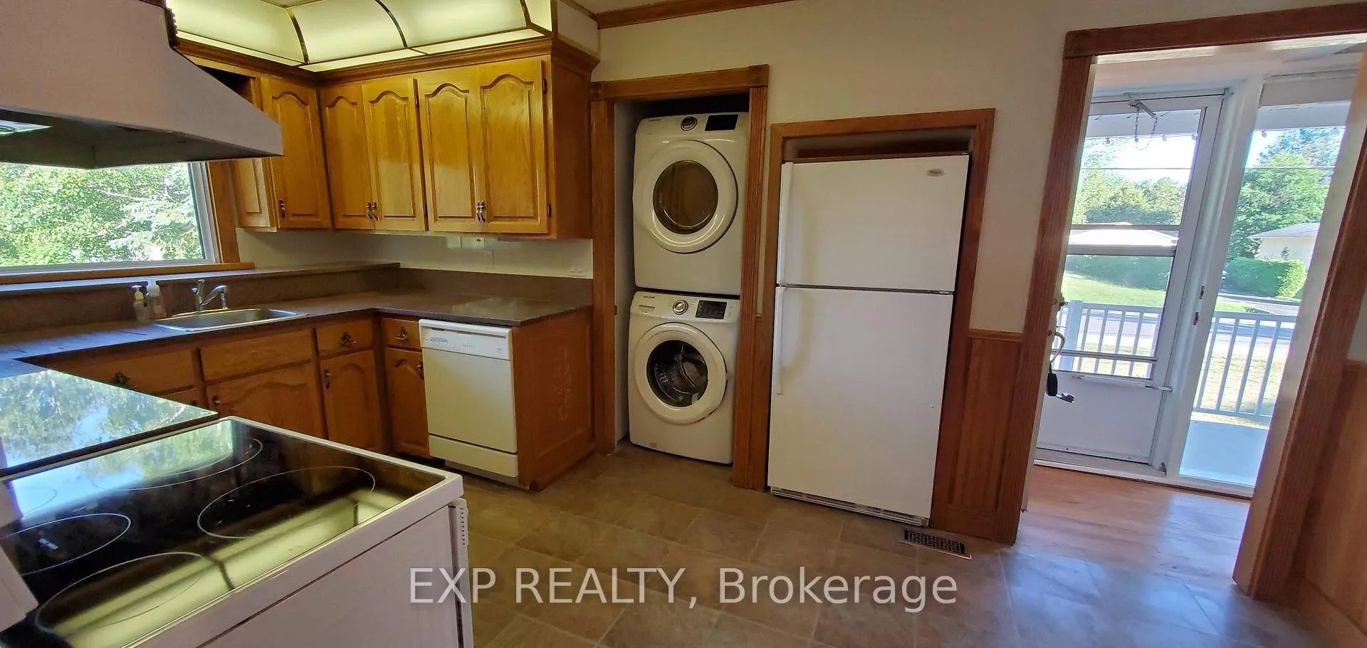 Photo 9 of 113 Ridgefield Crescent, Ottawa, Arbeatha Park — HOMEH
