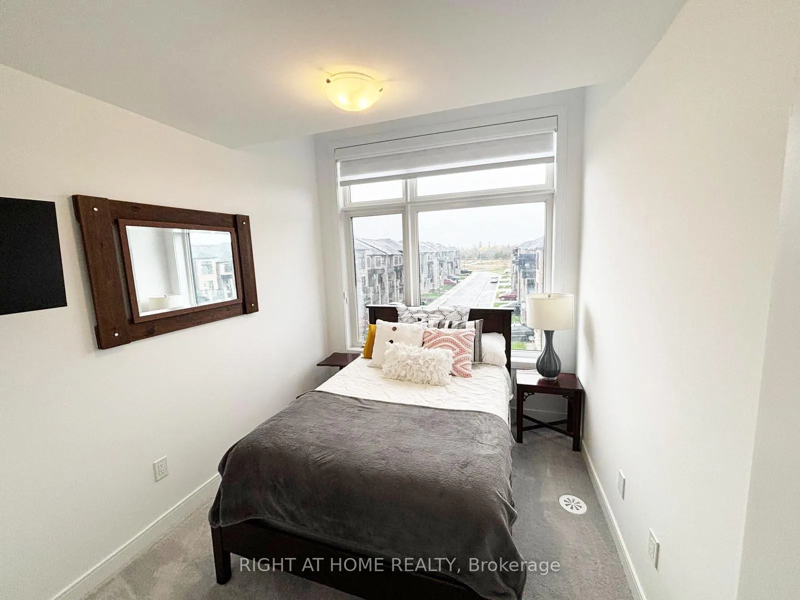 Photo 45 of 74 Blue Forest Crescent, Barrie, Innis-Shore — HOMEH