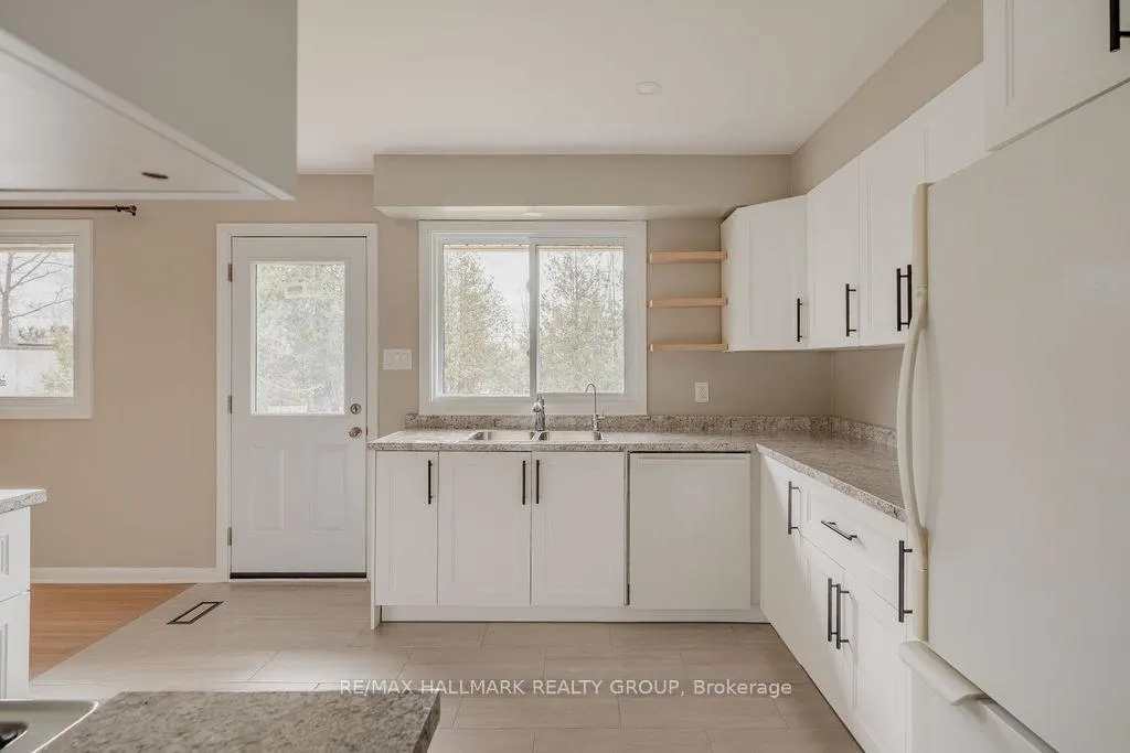 Photo 31 of Unit A, 42 Lytle Avenue, Ottawa, Cedar Hill/Orchard Estates — HOMEH