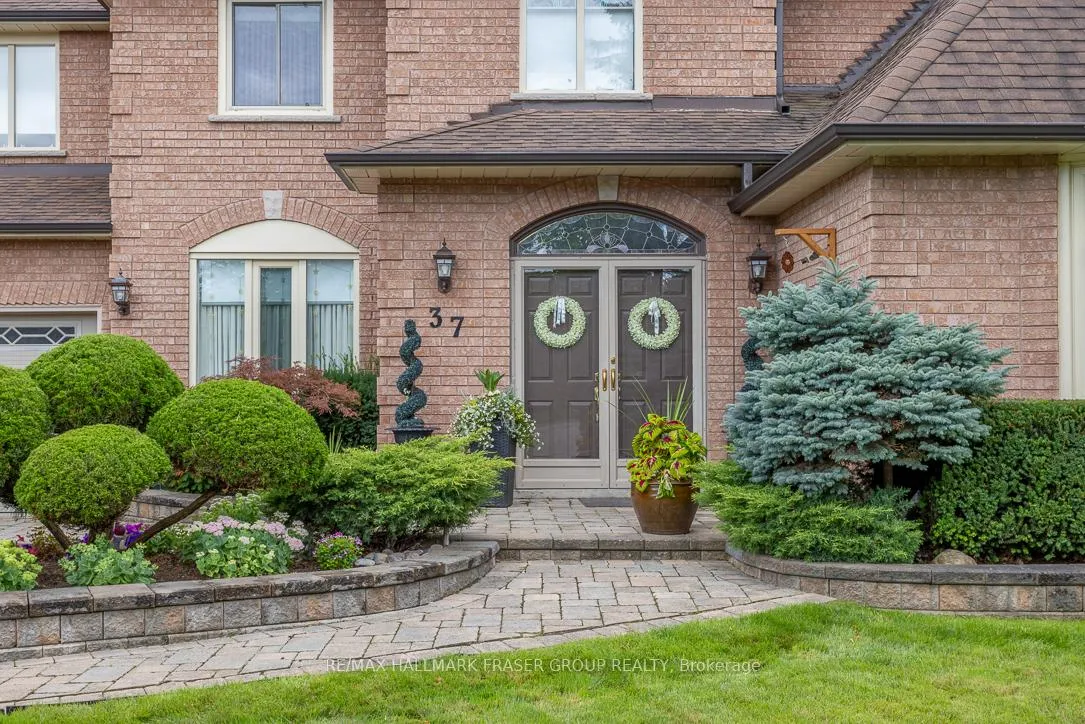Photo 4 of 37 Leah Crescent, Ajax, Central West — HOMEH