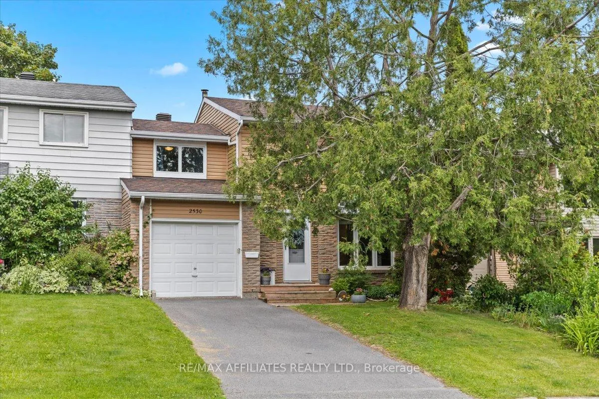 Photo 5 of 2530 Autumn Hill Crescent, Ottawa, Blackburn Hamlet (South) — HOMEH