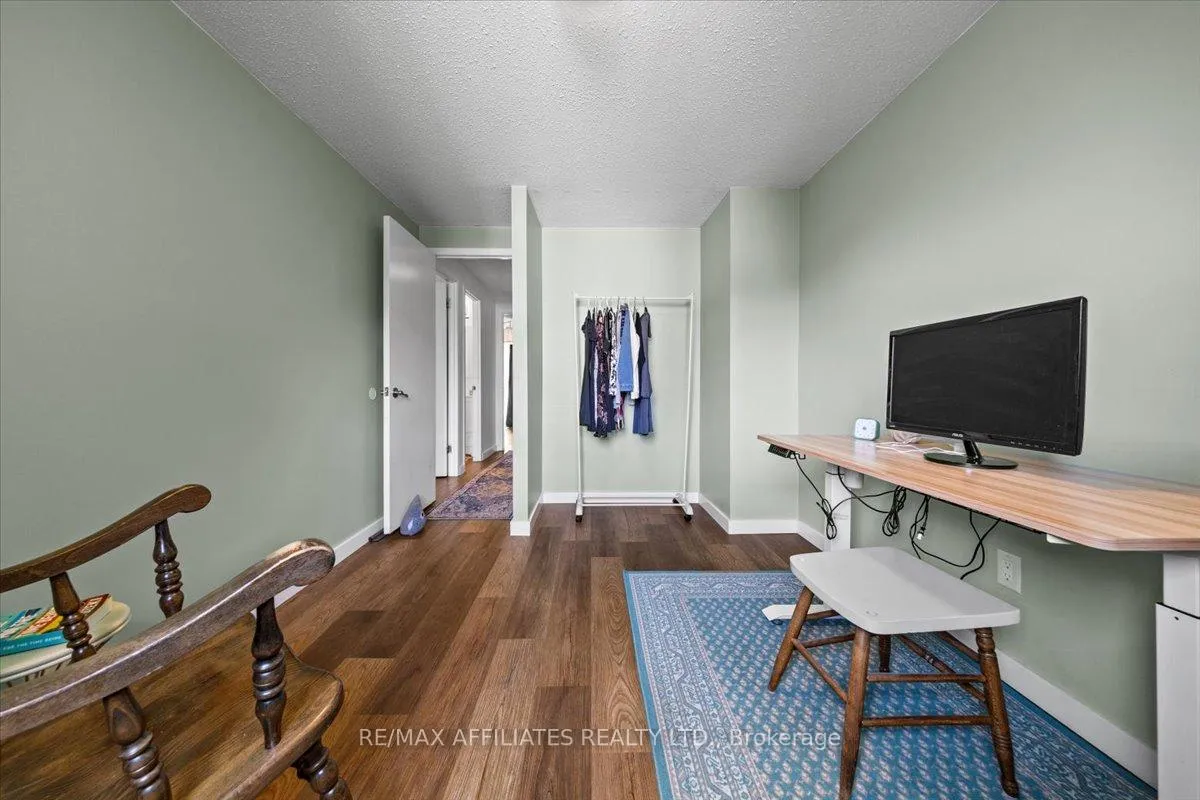 Photo 201 of 2530 Autumn Hill Crescent, Ottawa, Blackburn Hamlet (South) — HOMEH