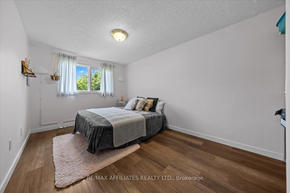 Photo 205 of 2530 Autumn Hill Crescent, Ottawa, Blackburn Hamlet (South) — HOMEH