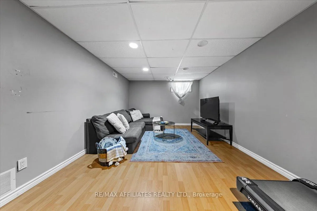 Photo 303 of 2530 Autumn Hill Crescent, Ottawa, Blackburn Hamlet (South) — HOMEH