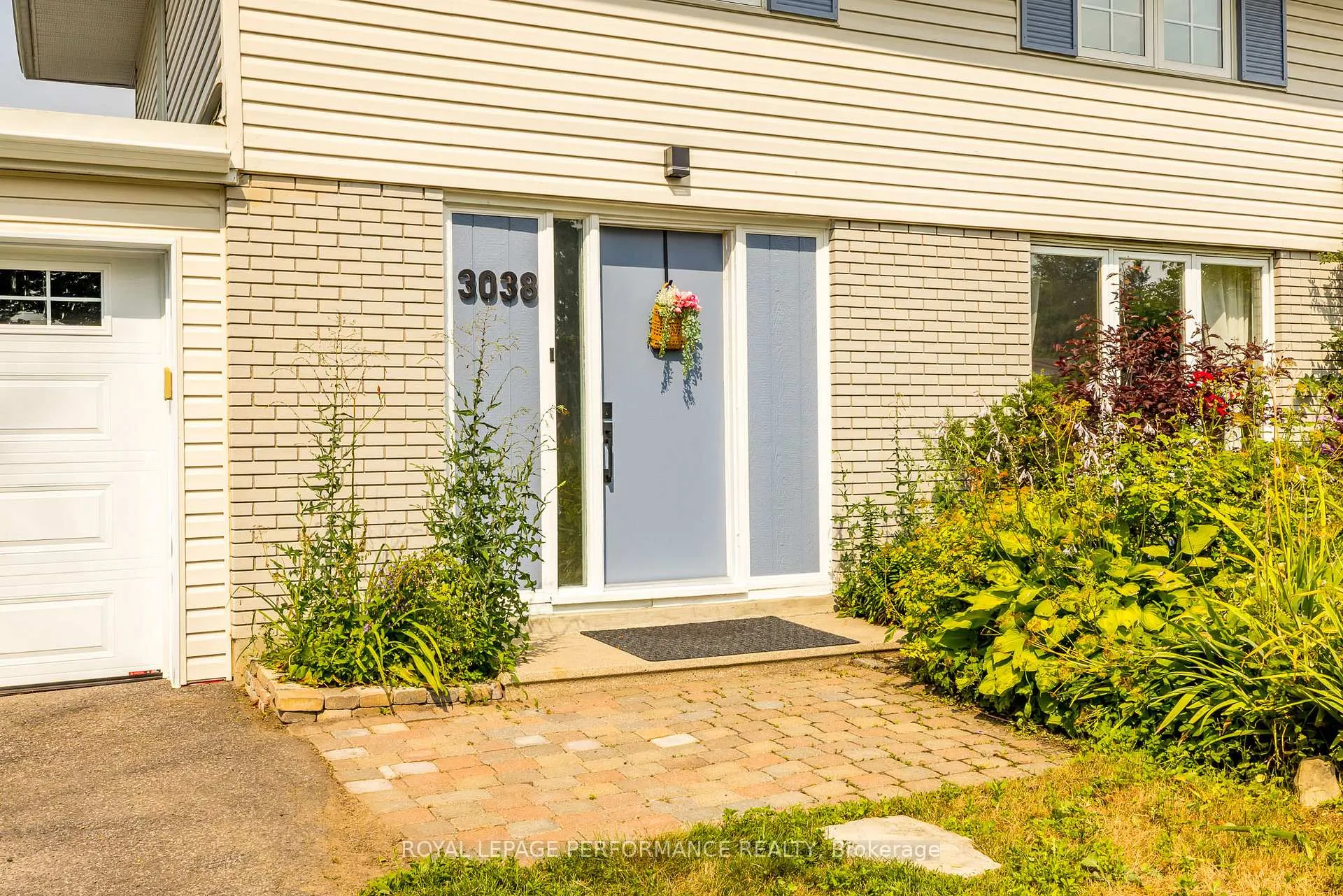 Photo 17 of 3038 Southmore Drive E, Ottawa, Riverside Park South — HOMEH
