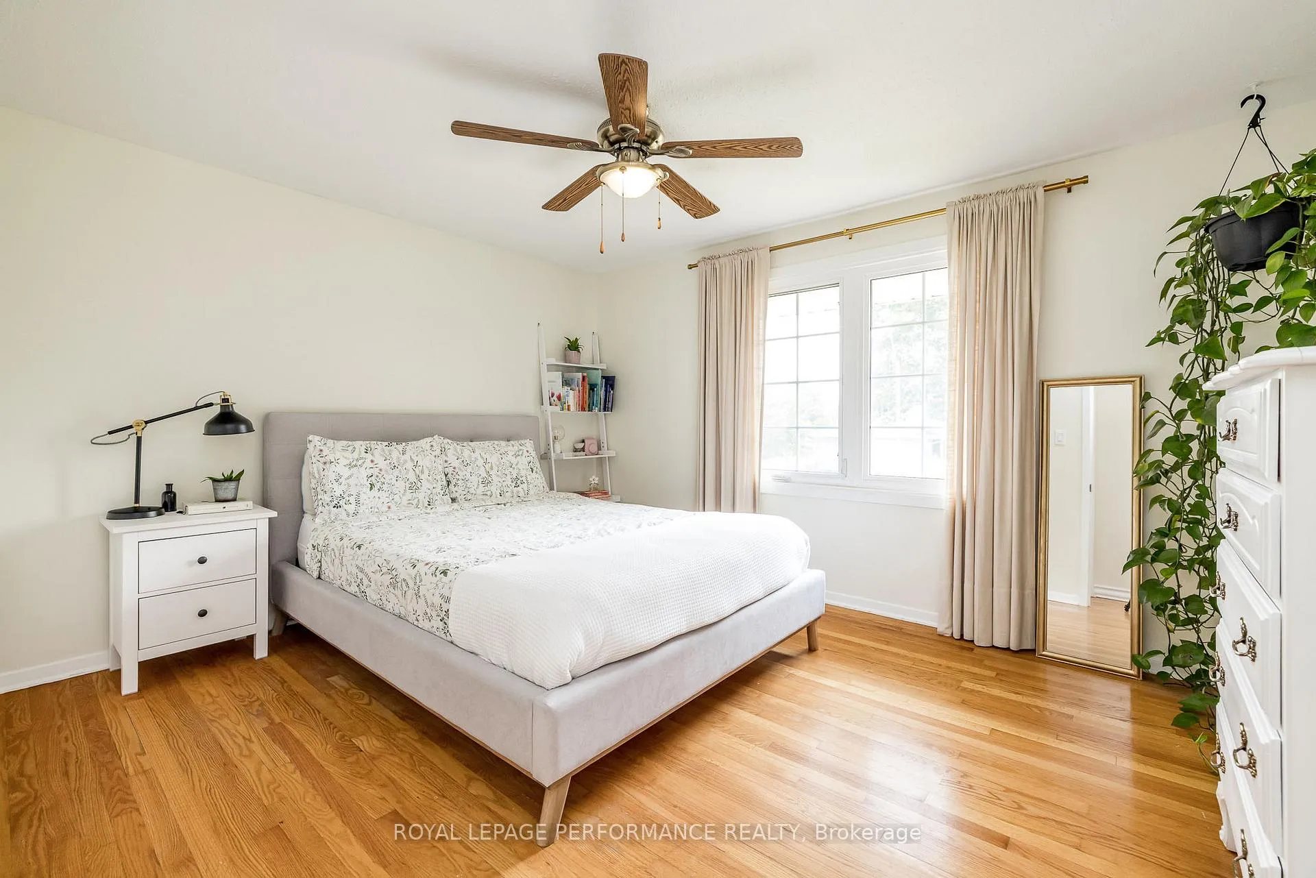 Photo 232 of 3038 Southmore Drive E, Ottawa, Riverside Park South — HOMEH