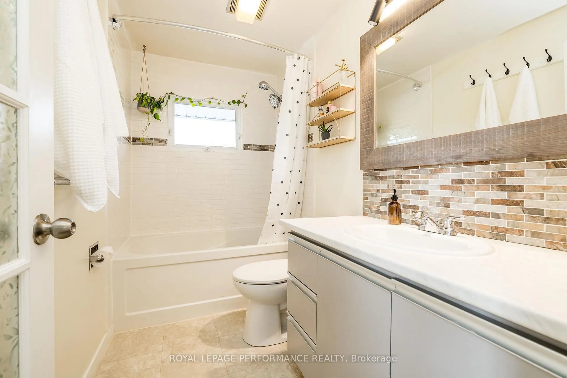 Photo 287 of 3038 Southmore Drive E, Ottawa, Riverside Park South — HOMEH