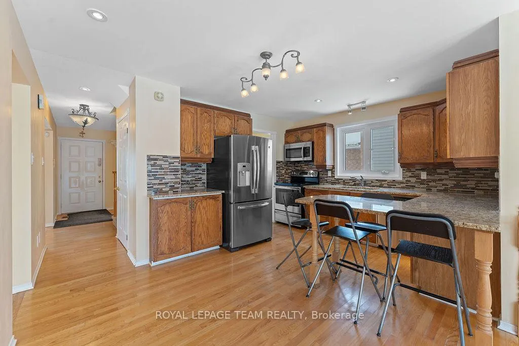 Photo 122 of 1274 Gregory Court, Ottawa, Beacon Hill South — HOMEH