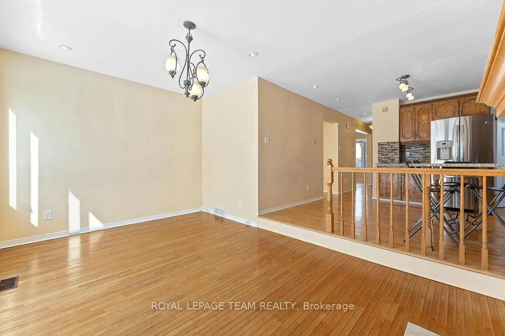 Photo 211 of 1274 Gregory Court, Ottawa, Beacon Hill South — HOMEH