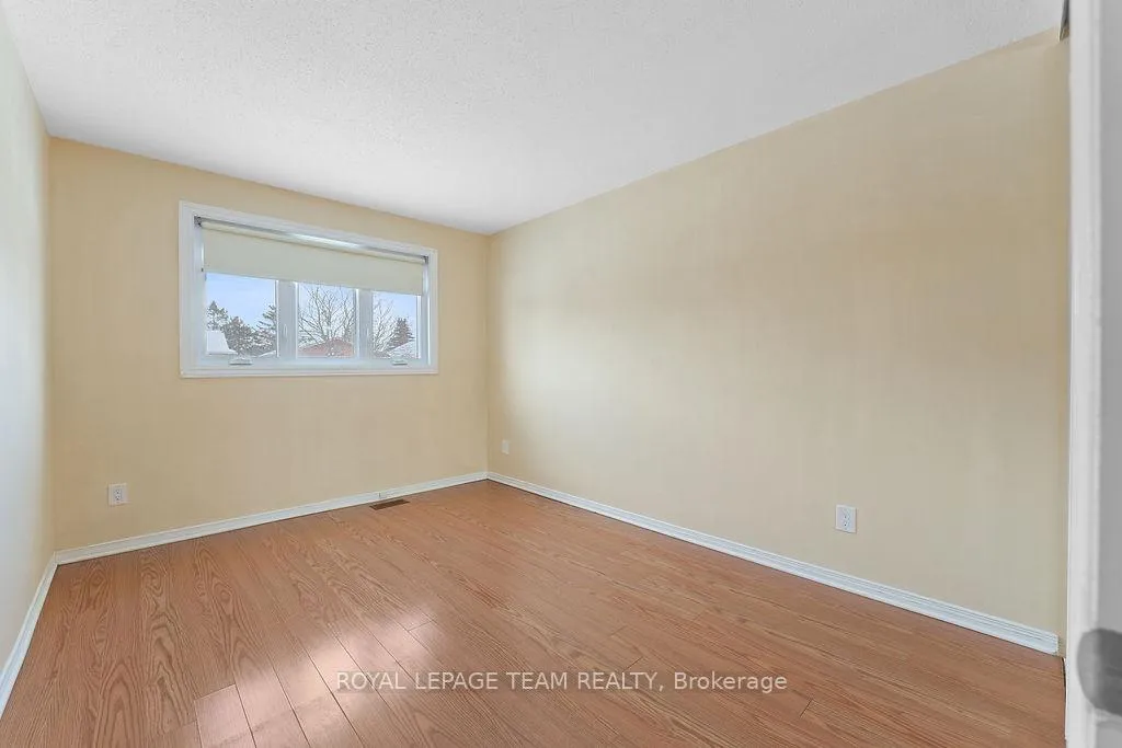 Photo 302 of 1274 Gregory Court, Ottawa, Beacon Hill South — HOMEH