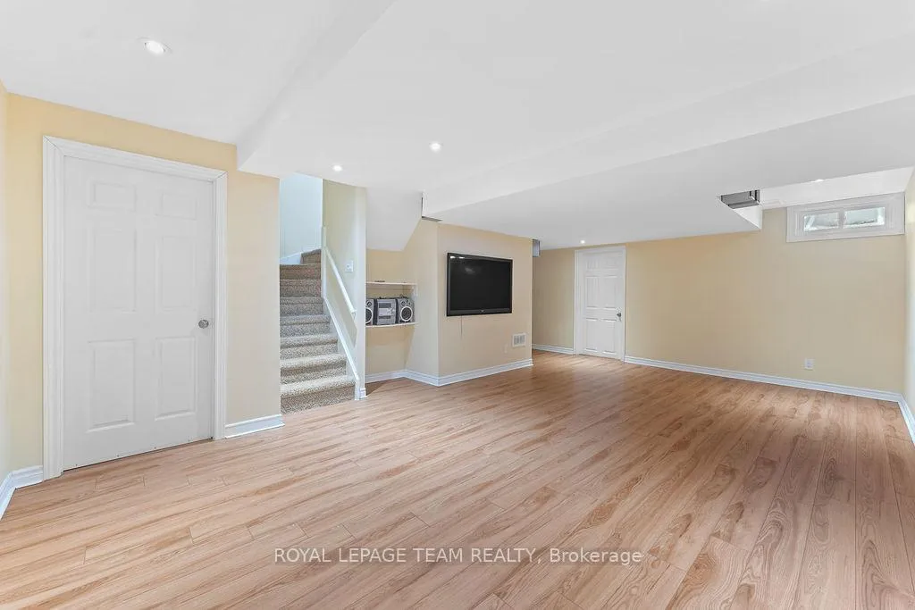 Photo 326 of 1274 Gregory Court, Ottawa, Beacon Hill South — HOMEH