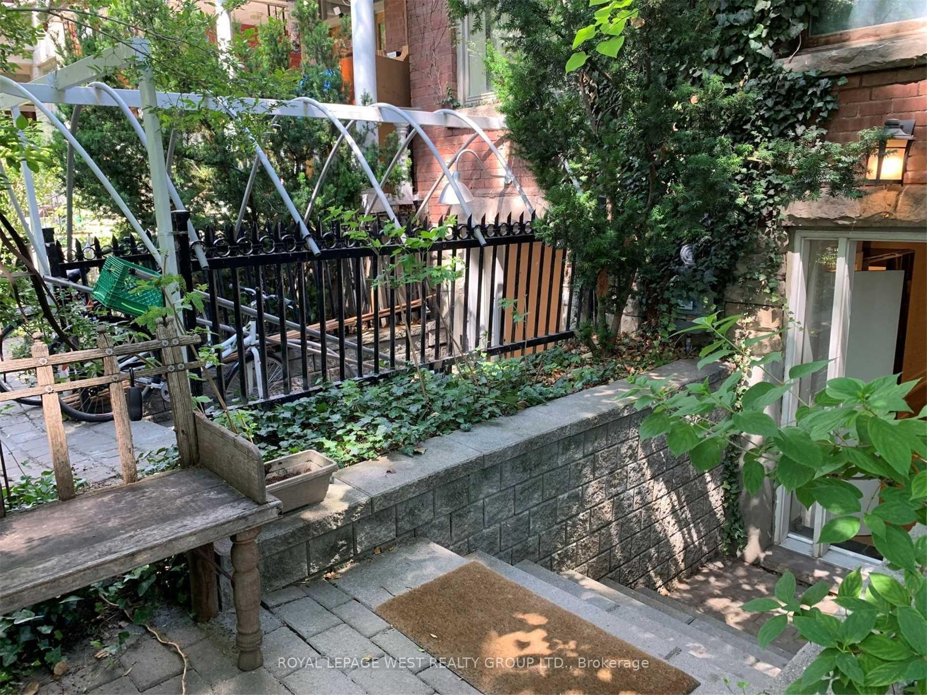 Photo 24 of Unit Lower L, 79 Brunswick Avenue, Toronto, University — HOMEH