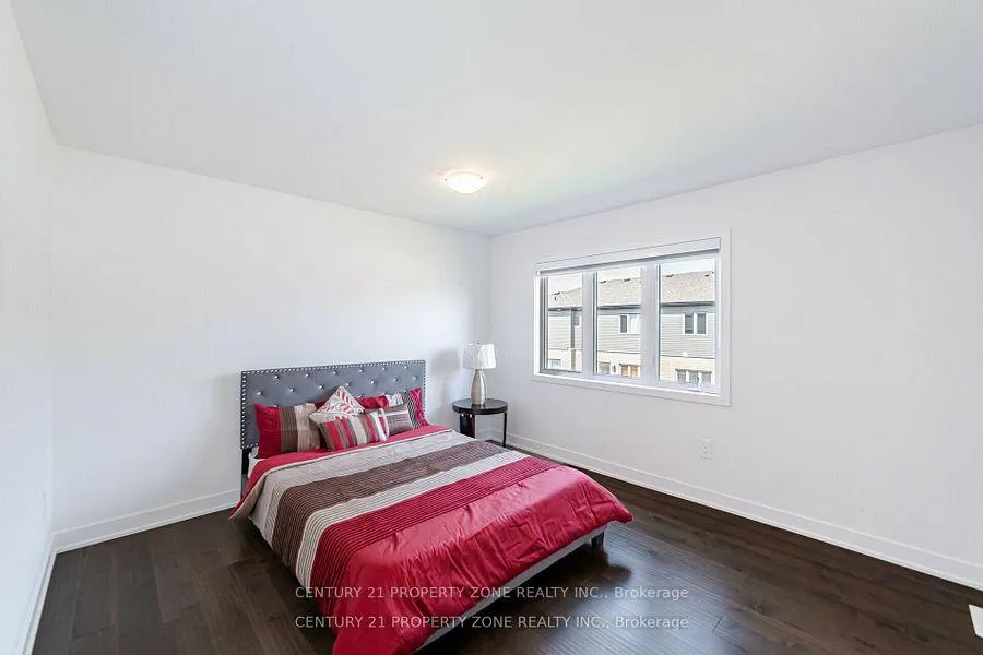 Photo 13 of 5 Evergreen Terrace, Barrie, Painswick South — HOMEH