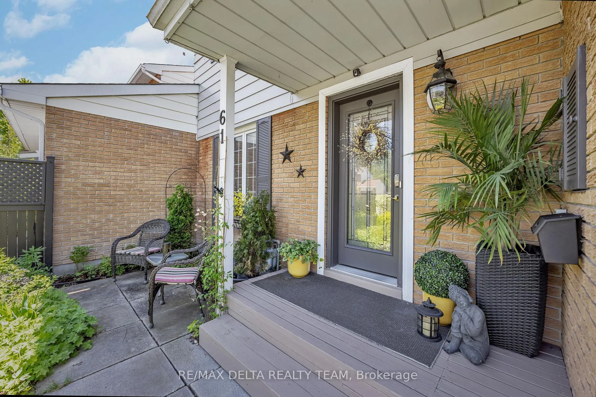 Photo 16 of 61 Valewood Crescent, Ottawa, Blackburn Hamlet — HOMEH