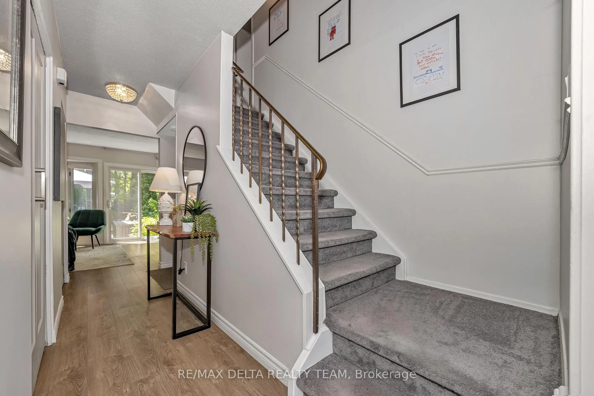 Photo 110 of 61 Valewood Crescent, Ottawa, Blackburn Hamlet — HOMEH