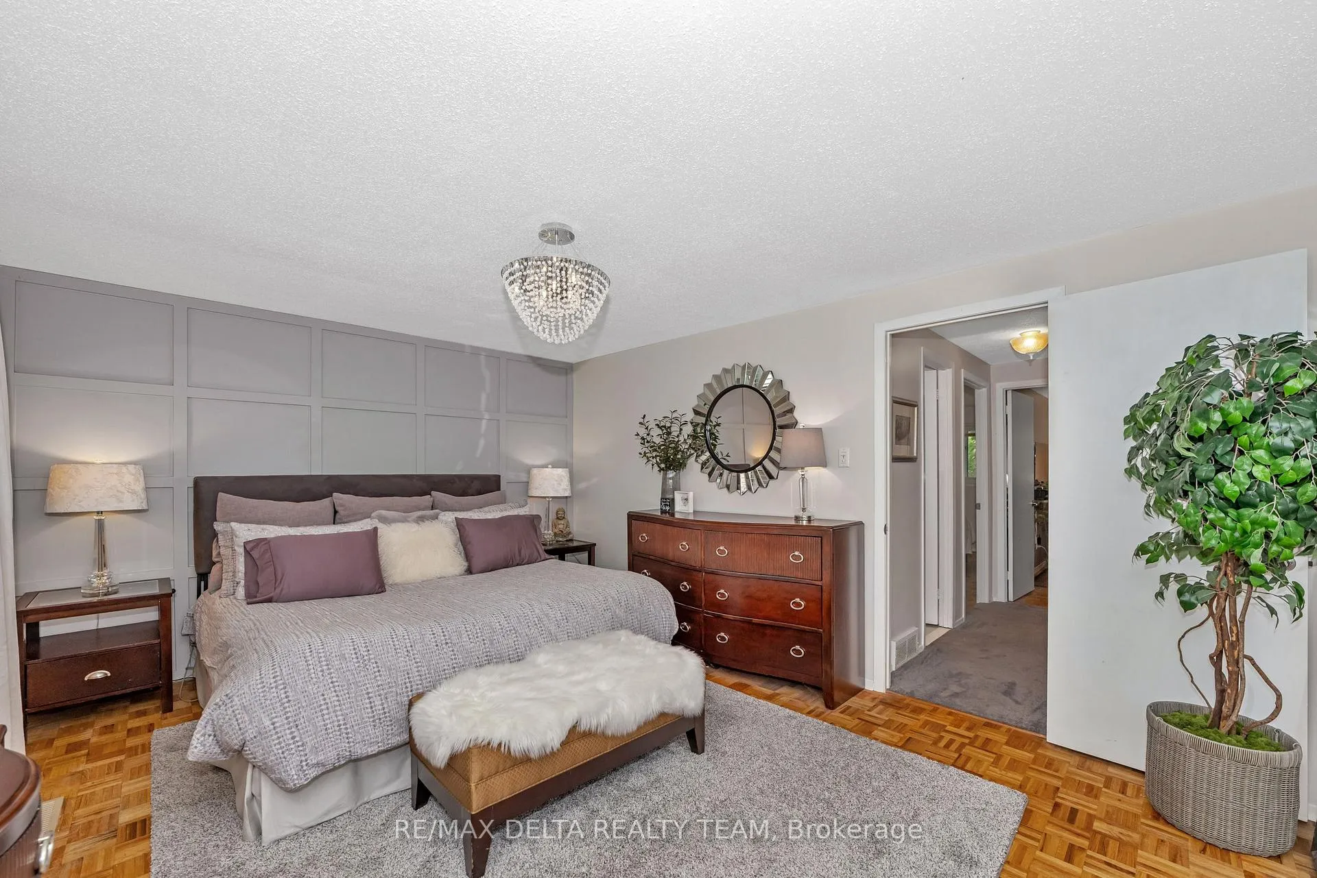 Photo 131 of 61 Valewood Crescent, Ottawa, Blackburn Hamlet — HOMEH