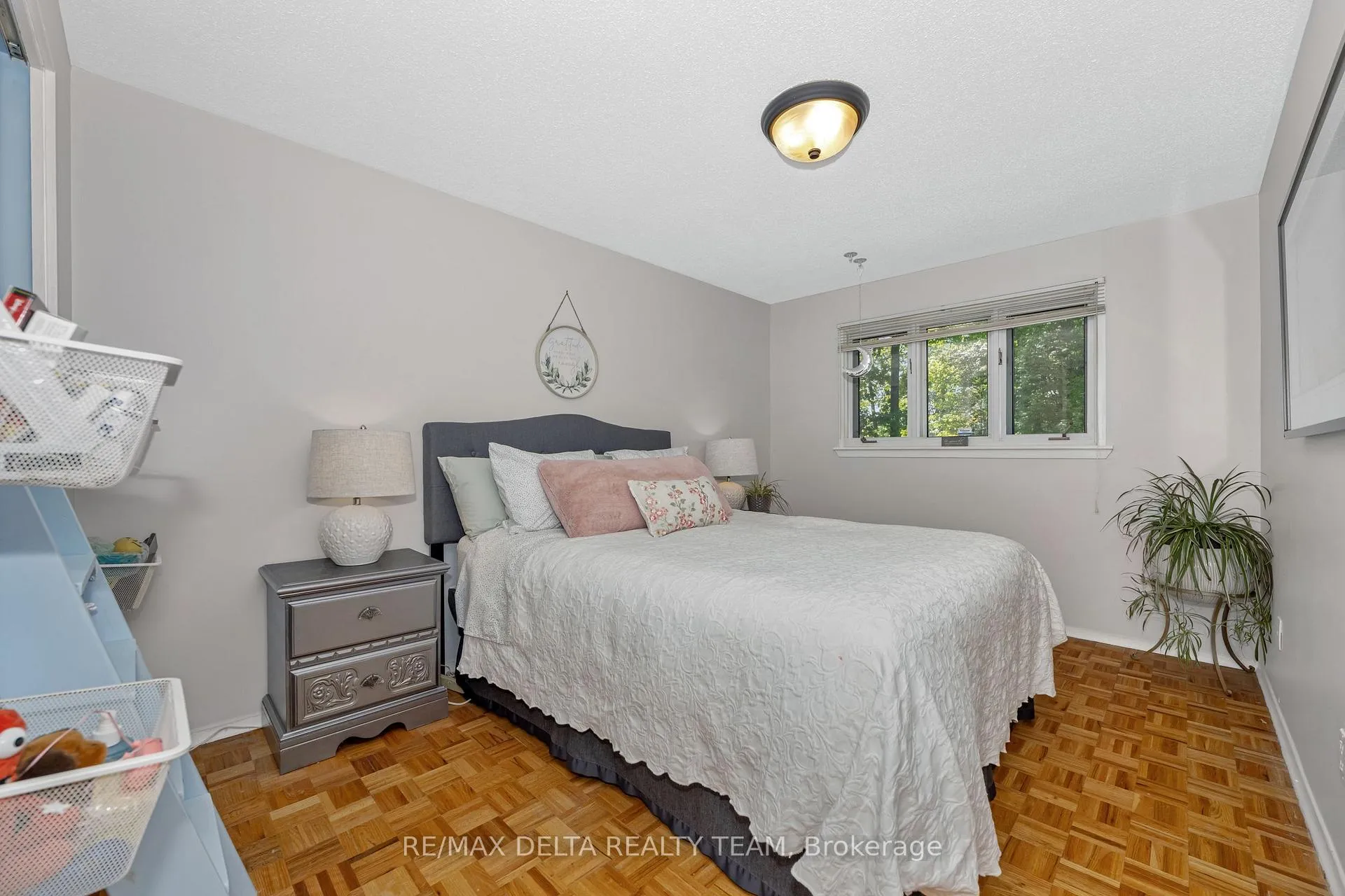 Photo 140 of 61 Valewood Crescent, Ottawa, Blackburn Hamlet — HOMEH