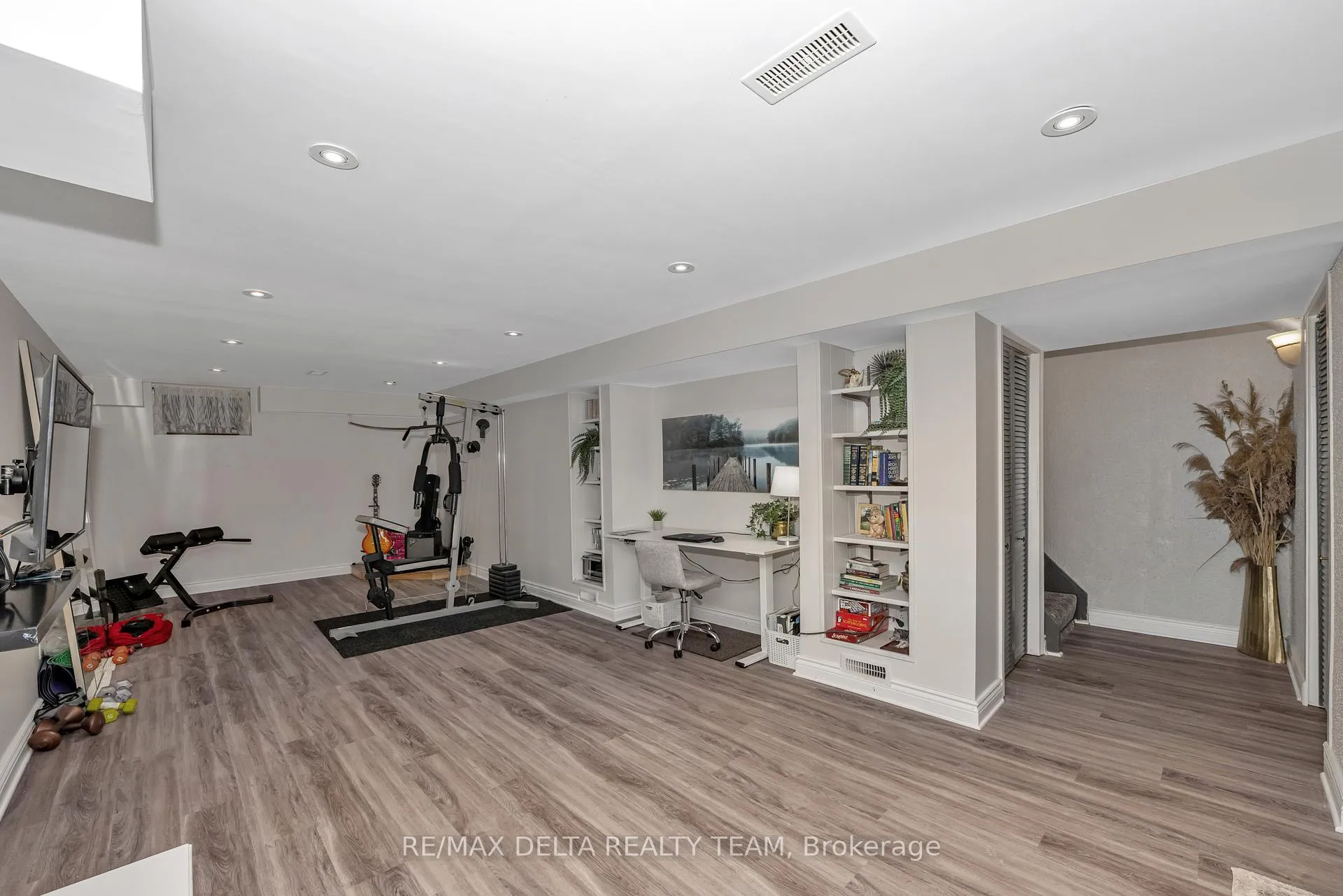 Photo 175 of 61 Valewood Crescent, Ottawa, Blackburn Hamlet — HOMEH