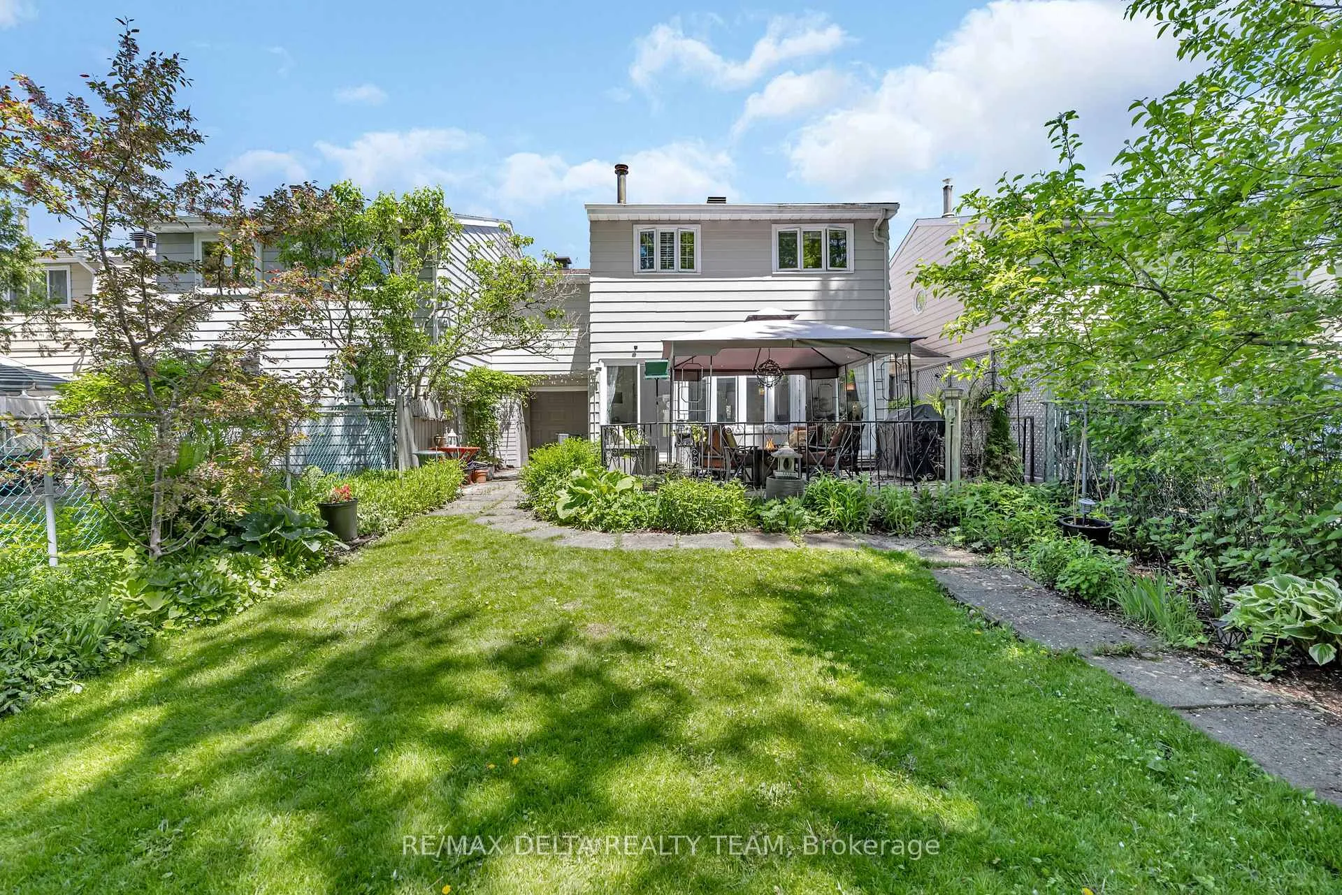 Photo 195 of 61 Valewood Crescent, Ottawa, Blackburn Hamlet — HOMEH