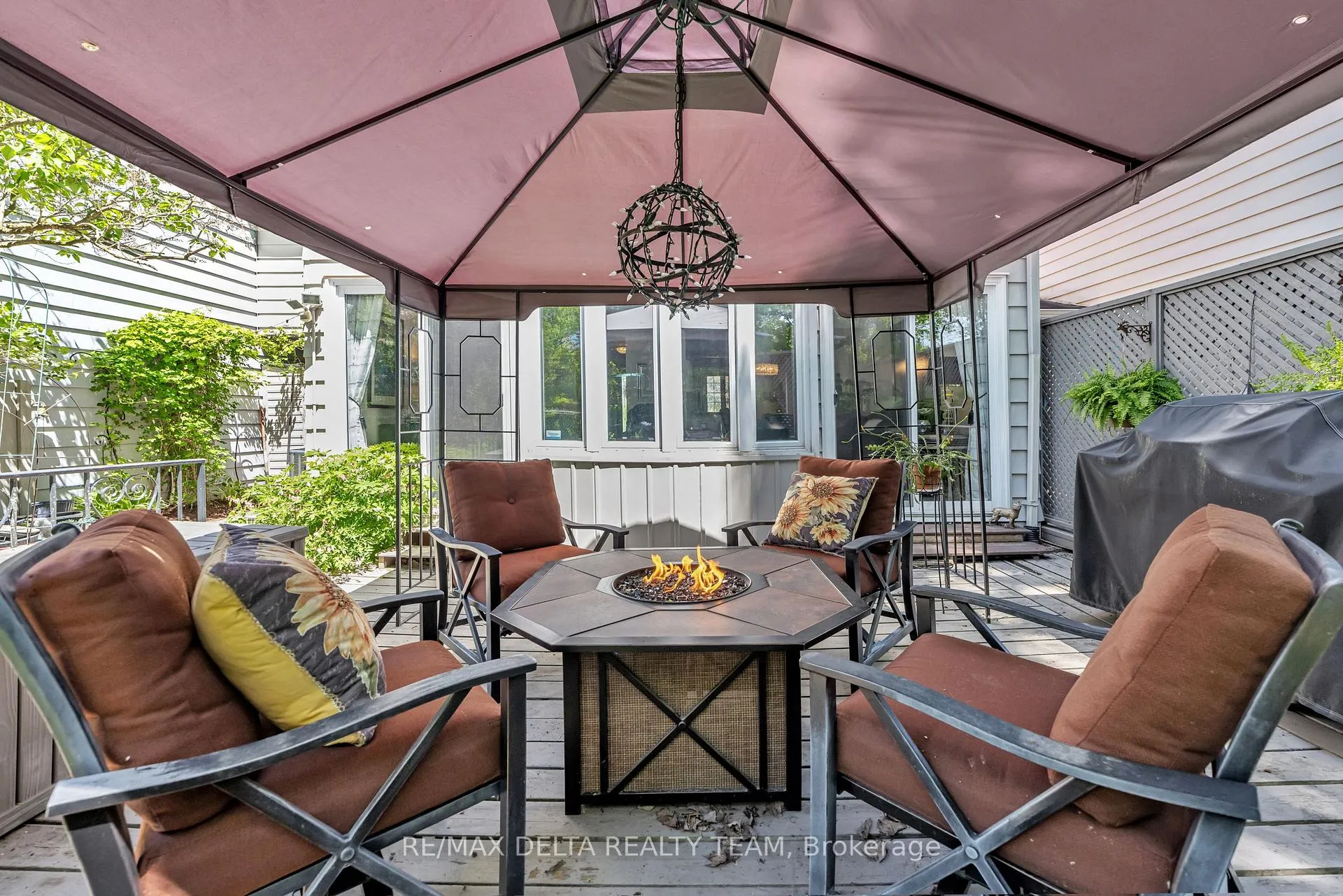 Photo 242 of 61 Valewood Crescent, Ottawa, Blackburn Hamlet — HOMEH