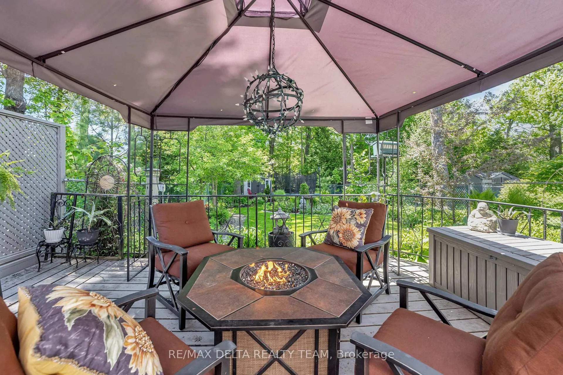 Photo 243 of 61 Valewood Crescent, Ottawa, Blackburn Hamlet — HOMEH