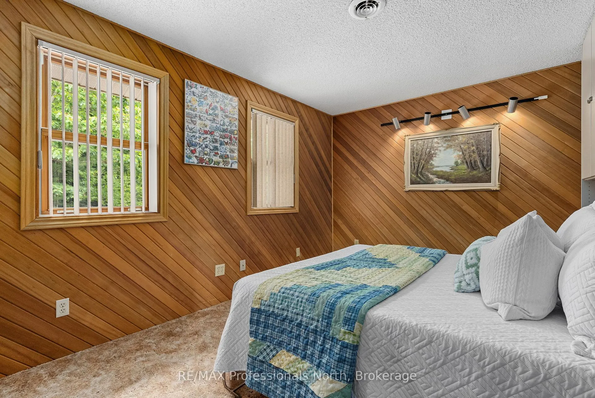 Photo 238 of 1077 Precambrian Drive N, Algonquin Highlands, Sherborne — HOMEH