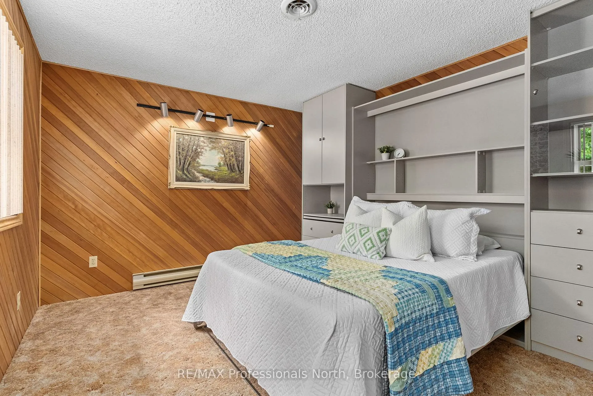 Photo 253 of 1077 Precambrian Drive N, Algonquin Highlands, Sherborne — HOMEH