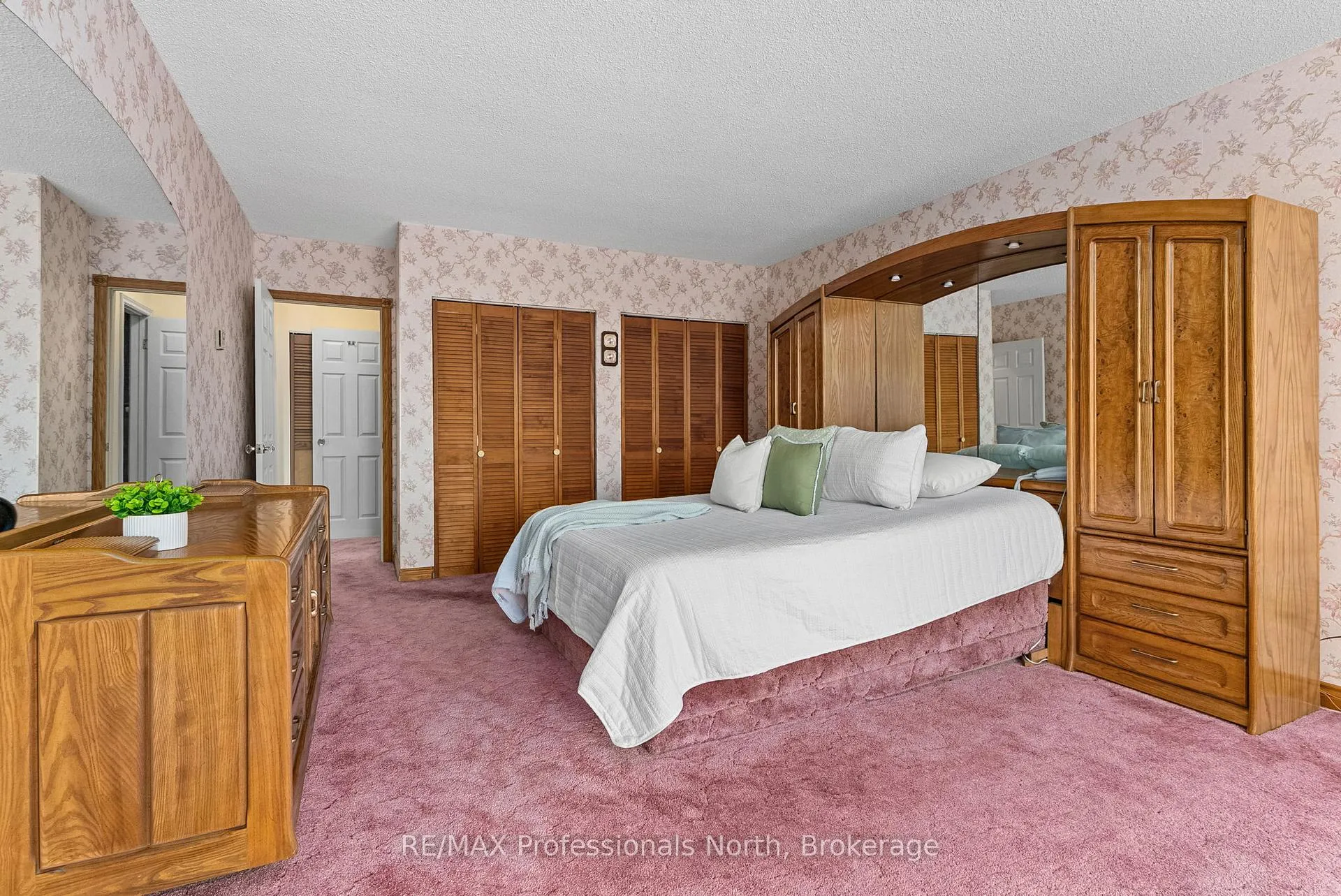 Photo 363 of 1077 Precambrian Drive N, Algonquin Highlands, Sherborne — HOMEH