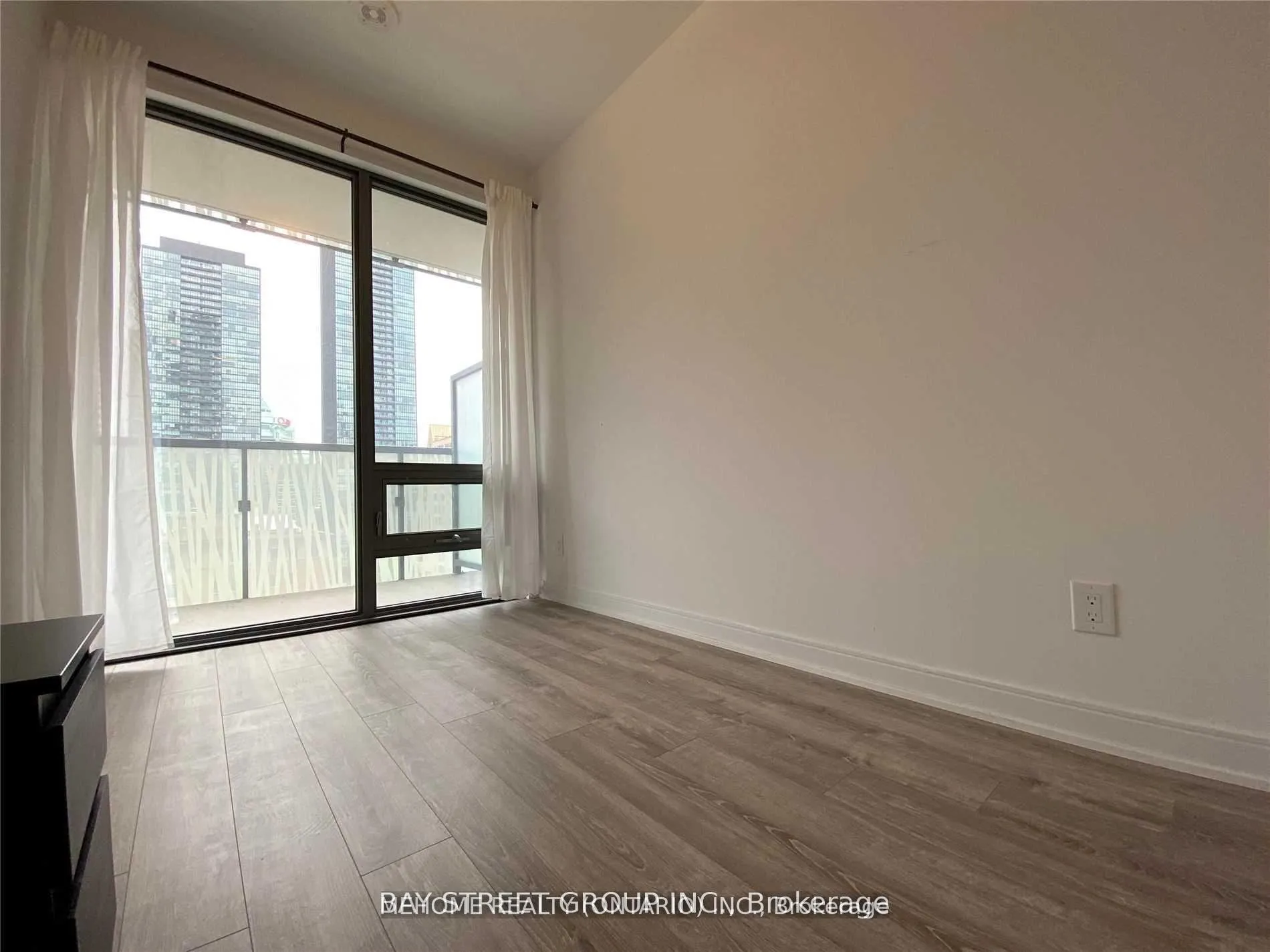 Photo 6 of Unit 1001, 50 Charles Street E, Toronto, Church-Yonge Corridor — HOMEH